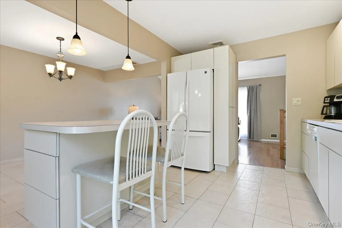 1420 Holiday Park Drive, Hempstead, NY, 4 Bedrooms Bedrooms, 8 Rooms Rooms,2 BathroomsBathrooms,Residential,For Rent,Holiday Park,0,1047968 1420 Holiday Park Drive, Hempstead, NY, 4 Bedrooms Bedrooms, 8 Rooms Rooms,2 BathroomsBathrooms,Residential,For Rent,Holiday Park,0,1047968