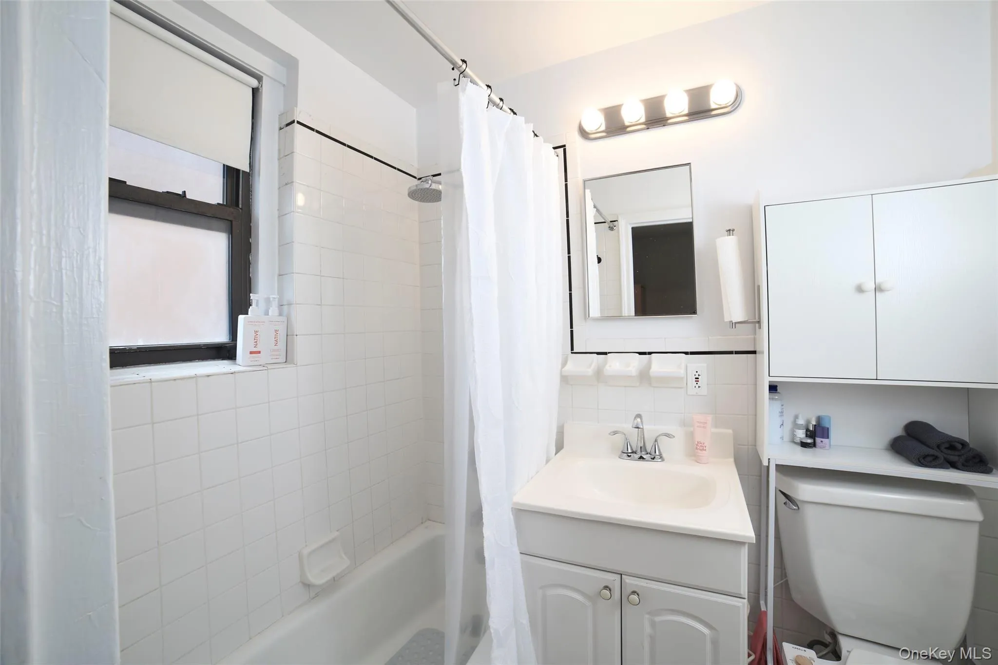 68 Hartsdale Avenue, Greenburgh, NY, 1 Bedroom Bedrooms, 4 Rooms Rooms,1 BathroomBathrooms,Residential,For Rent,Hartsdale,0,1047970 68 Hartsdale Avenue, Greenburgh, NY, 1 Bedroom Bedrooms, 4 Rooms Rooms,1 BathroomBathrooms,Residential,For Rent,Hartsdale,0,1047970
