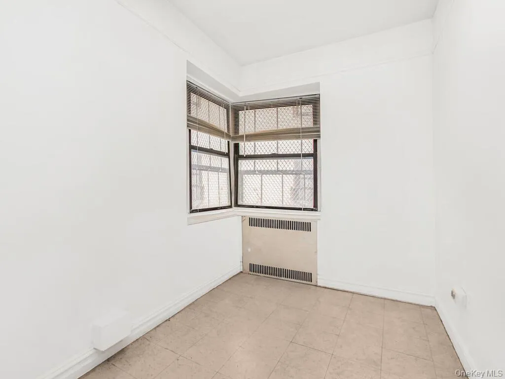 860 Grand Concourse, New York, NY, 4 Bedrooms Bedrooms, 5 Rooms Rooms,1 BathroomBathrooms,Residential,For Rent,Grand Concourse,0,1047971 860 Grand Concourse, New York, NY, 4 Bedrooms Bedrooms, 5 Rooms Rooms,1 BathroomBathrooms,Residential,For Rent,Grand Concourse,0,1047971