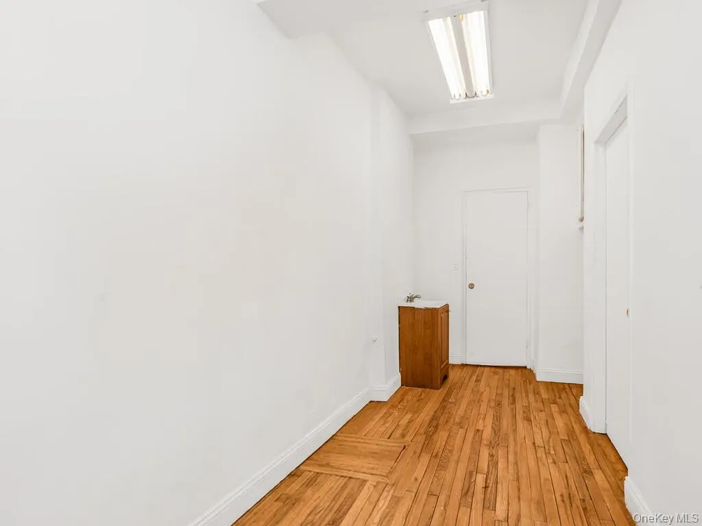 860 Grand Concourse, New York, NY, 4 Bedrooms Bedrooms, 5 Rooms Rooms,1 BathroomBathrooms,Residential,For Rent,Grand Concourse,0,1047971 860 Grand Concourse, New York, NY, 4 Bedrooms Bedrooms, 5 Rooms Rooms,1 BathroomBathrooms,Residential,For Rent,Grand Concourse,0,1047971