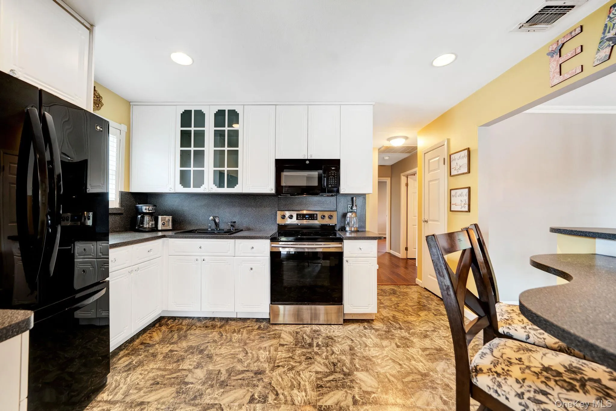 285 Oak Street, Oyster Bay, NY, 4 Bedrooms Bedrooms, 8 Rooms Rooms,2 BathroomsBathrooms,Residential,For Rent,Oak,0,1047976 285 Oak Street, Oyster Bay, NY, 4 Bedrooms Bedrooms, 8 Rooms Rooms,2 BathroomsBathrooms,Residential,For Rent,Oak,0,1047976