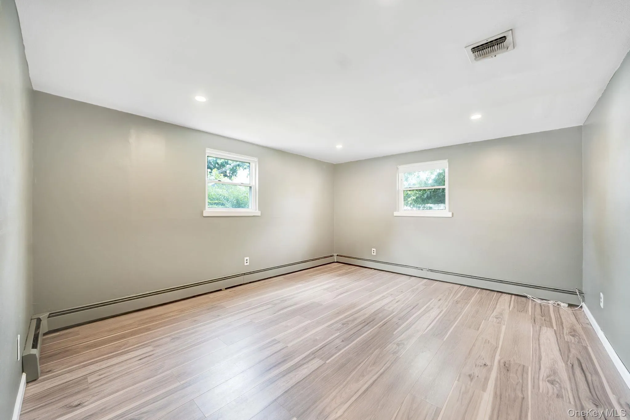 285 Oak Street, Oyster Bay, NY, 4 Bedrooms Bedrooms, 8 Rooms Rooms,2 BathroomsBathrooms,Residential,For Rent,Oak,0,1047976 285 Oak Street, Oyster Bay, NY, 4 Bedrooms Bedrooms, 8 Rooms Rooms,2 BathroomsBathrooms,Residential,For Rent,Oak,0,1047976