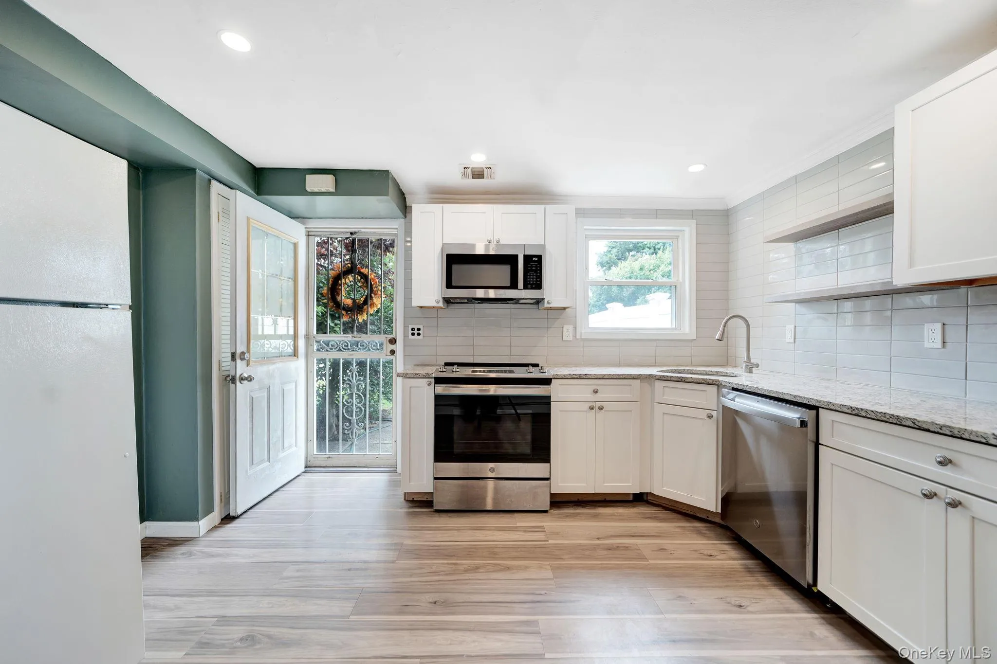 285 Oak Street, Oyster Bay, NY, 4 Bedrooms Bedrooms, 8 Rooms Rooms,2 BathroomsBathrooms,Residential,For Rent,Oak,0,1047976 285 Oak Street, Oyster Bay, NY, 4 Bedrooms Bedrooms, 8 Rooms Rooms,2 BathroomsBathrooms,Residential,For Rent,Oak,0,1047976