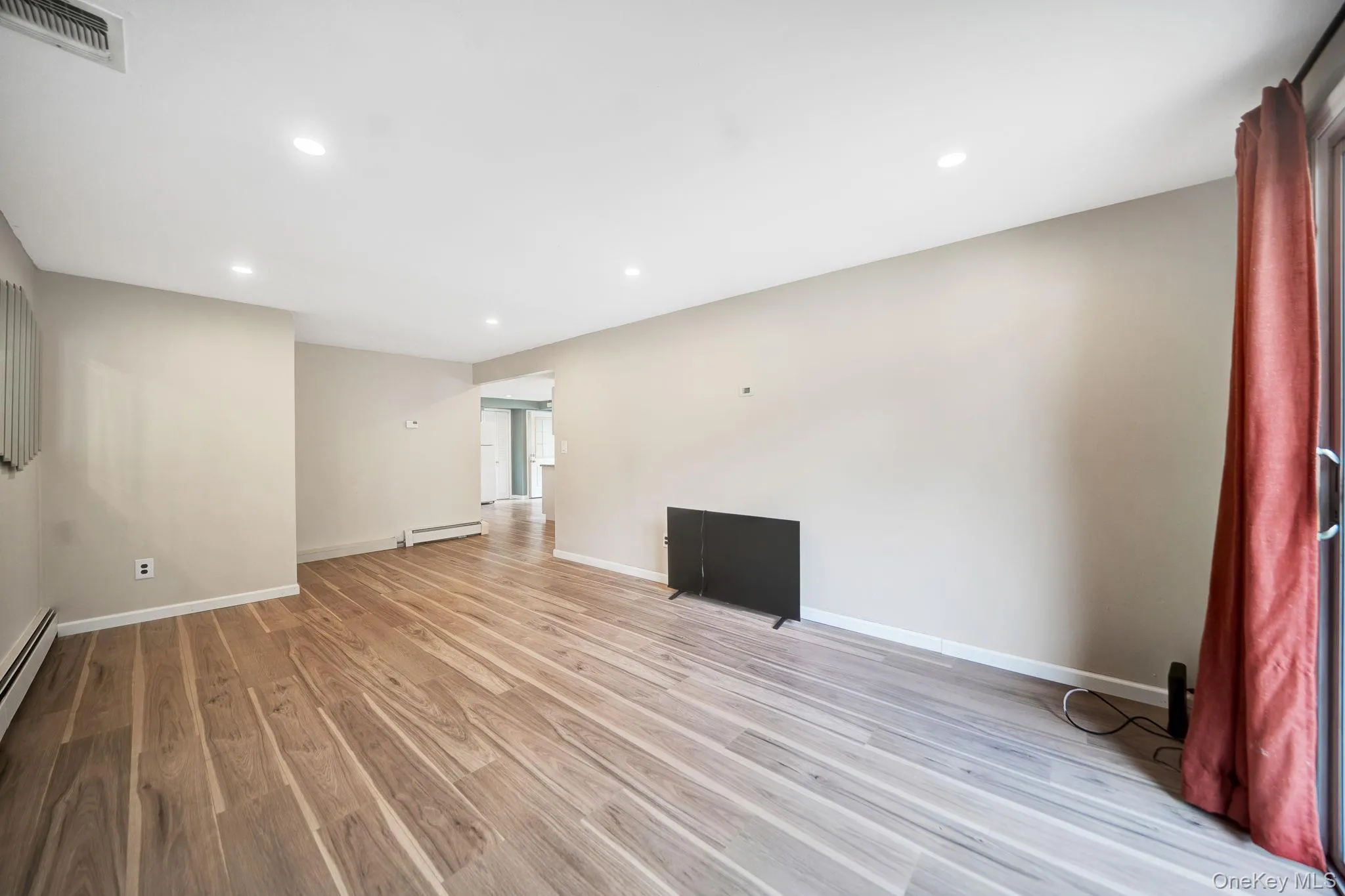 285 Oak Street, Oyster Bay, NY, 4 Bedrooms Bedrooms, 8 Rooms Rooms,2 BathroomsBathrooms,Residential,For Rent,Oak,0,1047976 285 Oak Street, Oyster Bay, NY, 4 Bedrooms Bedrooms, 8 Rooms Rooms,2 BathroomsBathrooms,Residential,For Rent,Oak,0,1047976