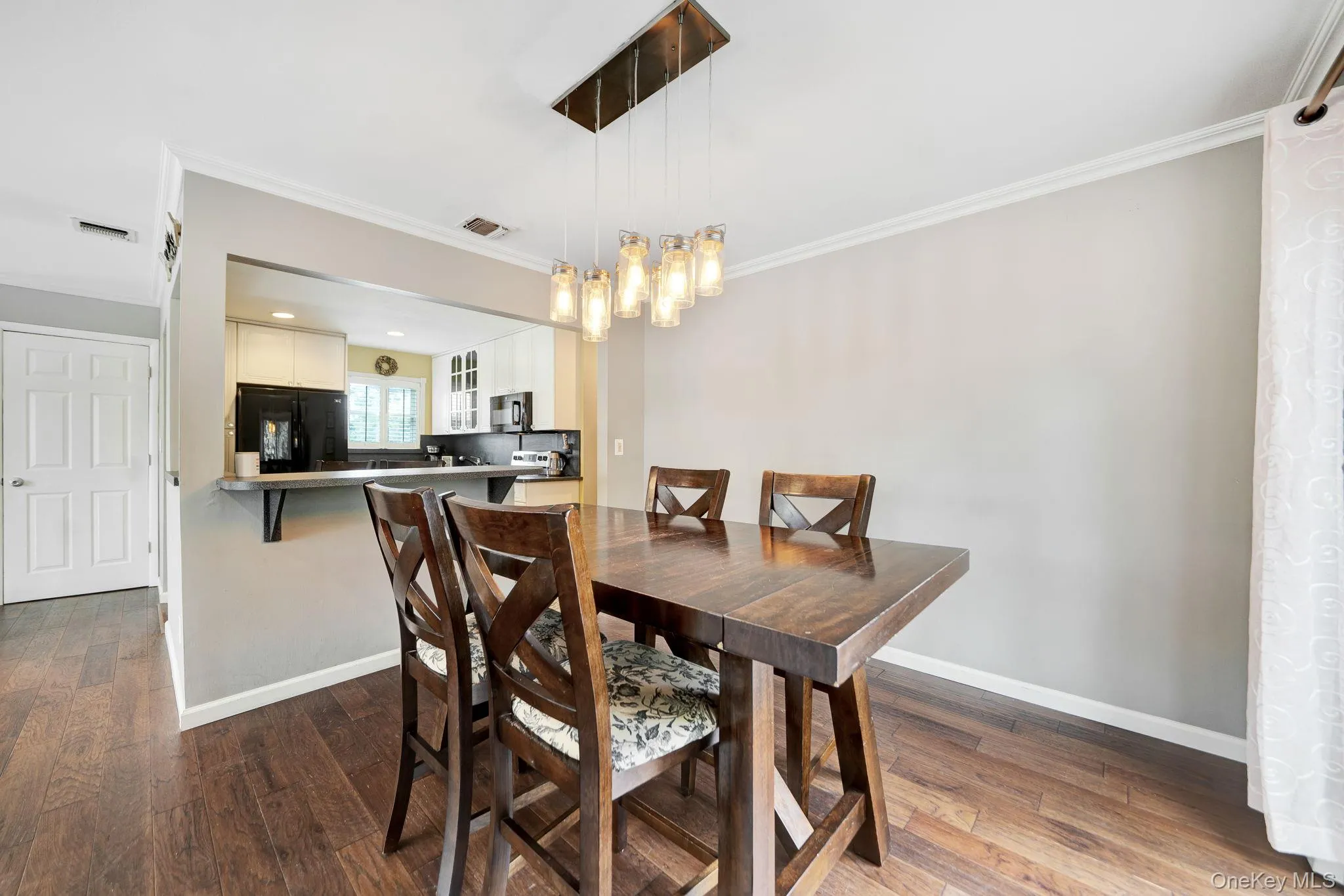 285 Oak Street, Oyster Bay, NY, 4 Bedrooms Bedrooms, 8 Rooms Rooms,2 BathroomsBathrooms,Residential,For Rent,Oak,0,1047976 285 Oak Street, Oyster Bay, NY, 4 Bedrooms Bedrooms, 8 Rooms Rooms,2 BathroomsBathrooms,Residential,For Rent,Oak,0,1047976