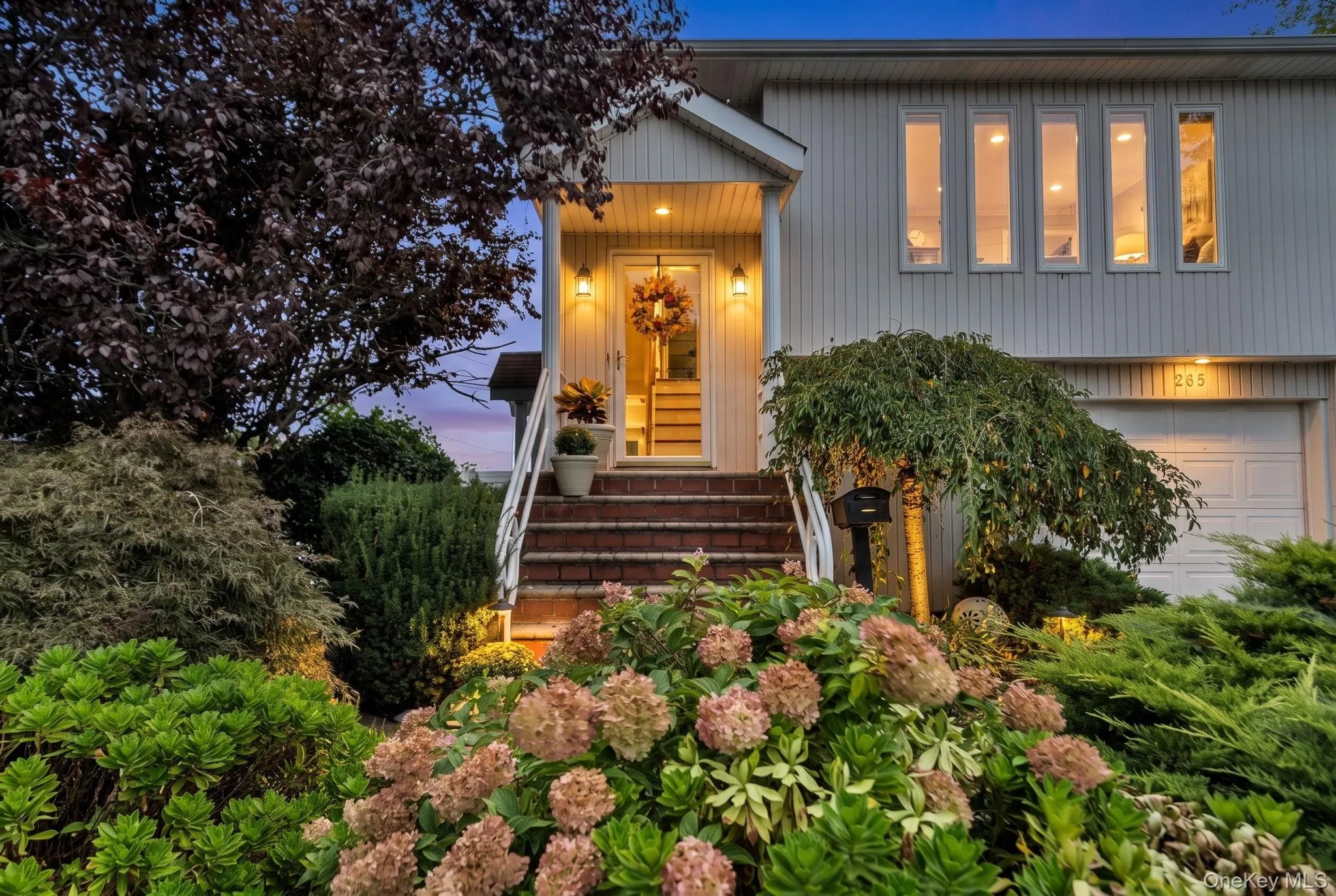 285 Oak Street, Oyster Bay, NY, 4 Bedrooms Bedrooms, 8 Rooms Rooms,2 BathroomsBathrooms,Residential,For Rent,Oak,0,1047976 285 Oak Street, Oyster Bay, NY, 4 Bedrooms Bedrooms, 8 Rooms Rooms,2 BathroomsBathrooms,Residential,For Rent,Oak,0,1047976