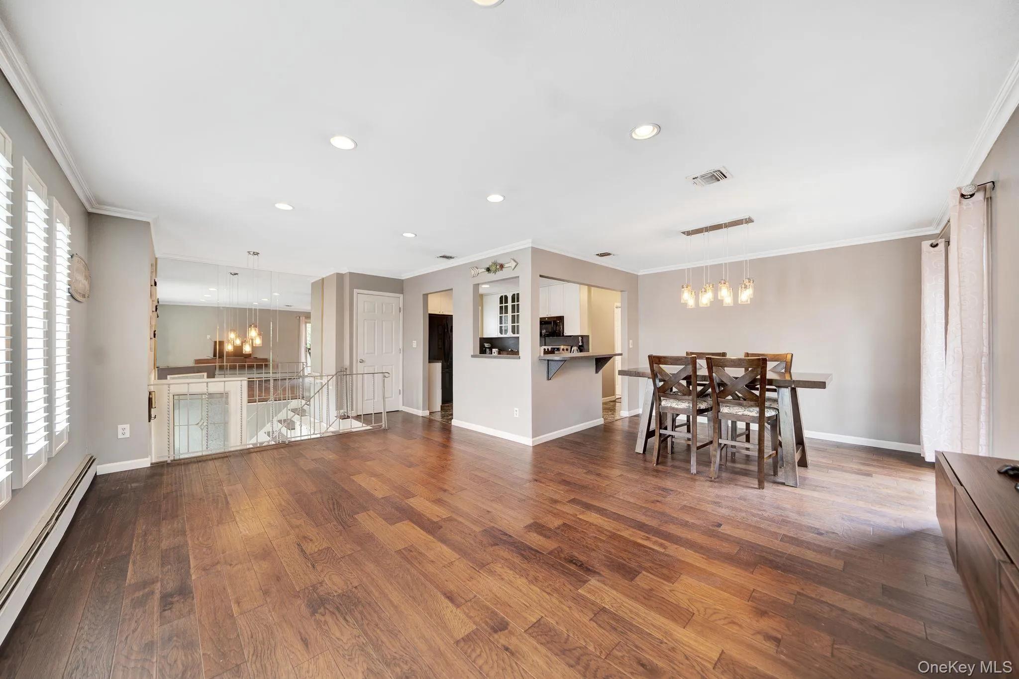 285 Oak Street, Oyster Bay, NY, 4 Bedrooms Bedrooms, 8 Rooms Rooms,2 BathroomsBathrooms,Residential,For Rent,Oak,0,1047976 285 Oak Street, Oyster Bay, NY, 4 Bedrooms Bedrooms, 8 Rooms Rooms,2 BathroomsBathrooms,Residential,For Rent,Oak,0,1047976