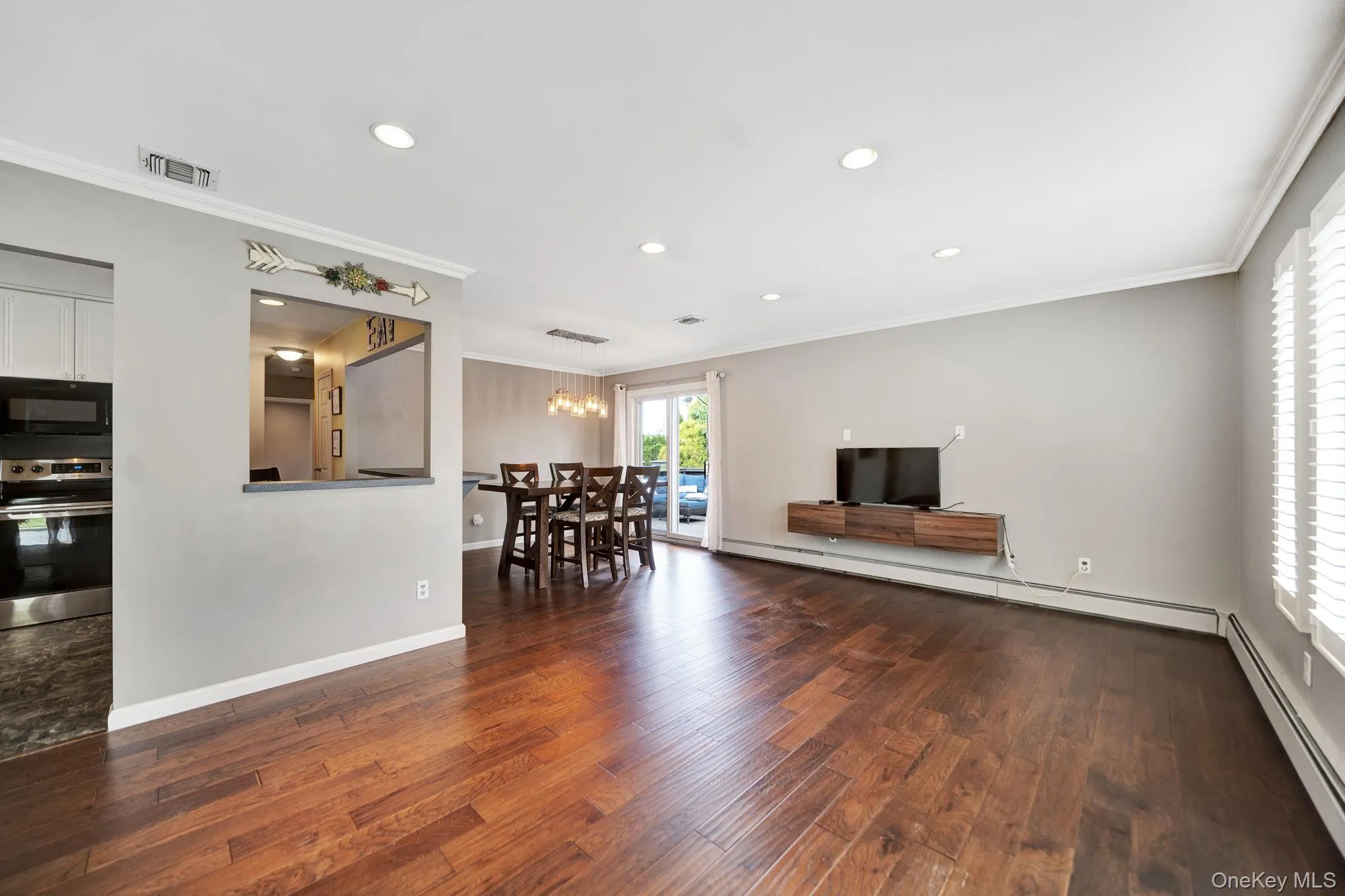 285 Oak Street, Oyster Bay, NY, 4 Bedrooms Bedrooms, 8 Rooms Rooms,2 BathroomsBathrooms,Residential,For Rent,Oak,0,1047976 285 Oak Street, Oyster Bay, NY, 4 Bedrooms Bedrooms, 8 Rooms Rooms,2 BathroomsBathrooms,Residential,For Rent,Oak,0,1047976