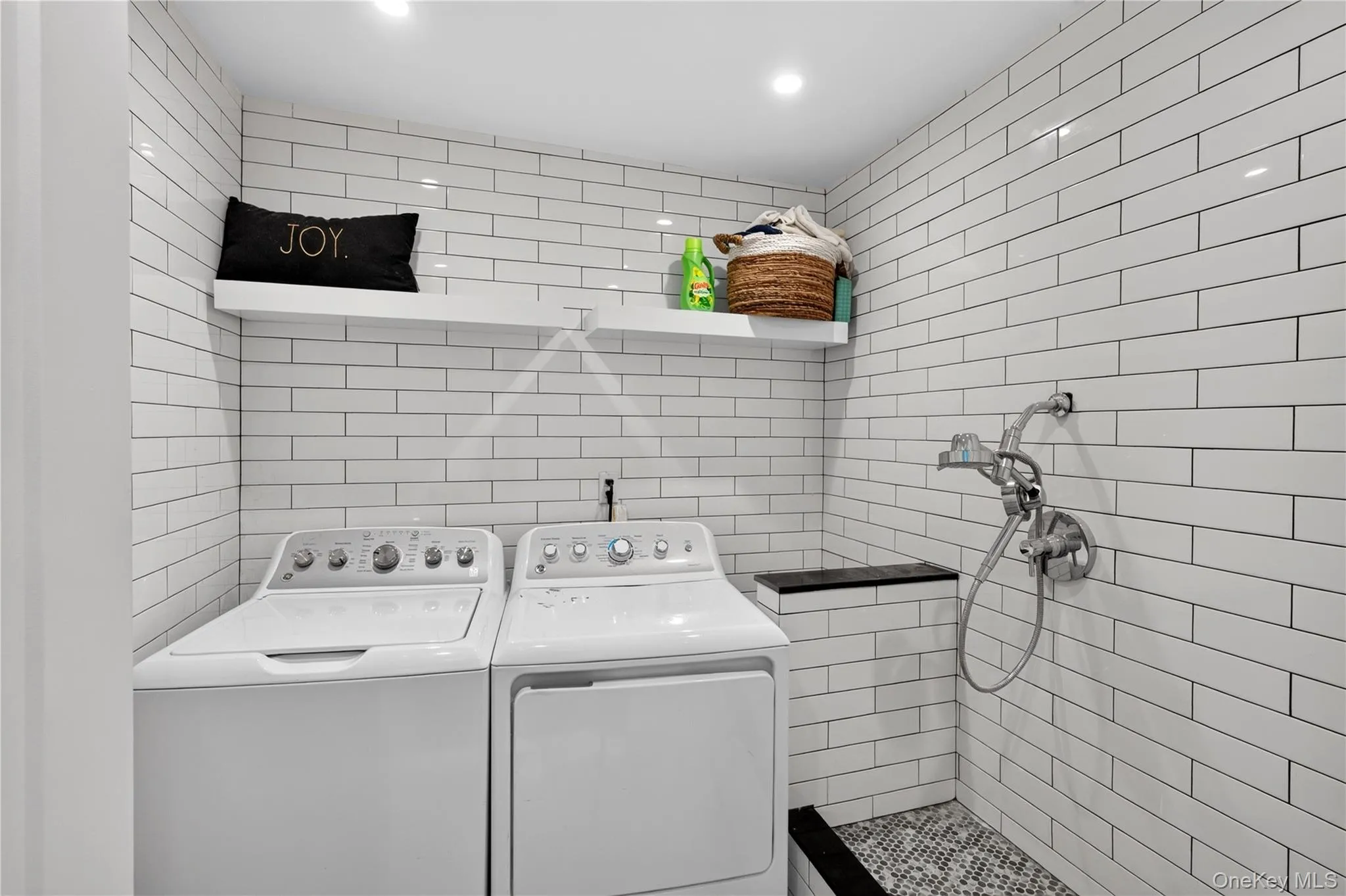 1 North Drive, Hempstead, NY, 7 Bedrooms Bedrooms, 15 Rooms Rooms,4 BathroomsBathrooms,Residential Lease,For Rent,North,0,1047979 1 North Drive, Hempstead, NY, 7 Bedrooms Bedrooms, 15 Rooms Rooms,4 BathroomsBathrooms,Residential Lease,For Rent,North,0,1047979
