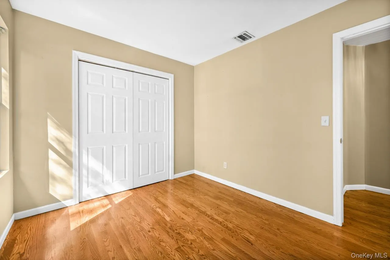 10 Iowa Street, Brookhaven, NY, 3 Bedrooms Bedrooms, 7 Rooms Rooms,2 BathroomsBathrooms,Residential,For Rent,Iowa,0,1047980 10 Iowa Street, Brookhaven, NY, 3 Bedrooms Bedrooms, 7 Rooms Rooms,2 BathroomsBathrooms,Residential,For Rent,Iowa,0,1047980