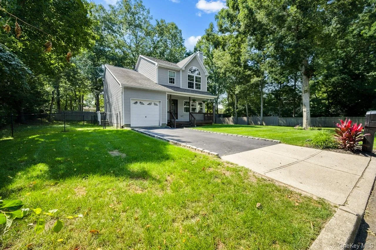 10 Iowa Street, Brookhaven, NY, 3 Bedrooms Bedrooms, 7 Rooms Rooms,2 BathroomsBathrooms,Residential,For Rent,Iowa,0,1047980 10 Iowa Street, Brookhaven, NY, 3 Bedrooms Bedrooms, 7 Rooms Rooms,2 BathroomsBathrooms,Residential,For Rent,Iowa,0,1047980