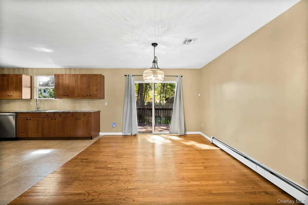 10 Iowa Street, Brookhaven, NY, 3 Bedrooms Bedrooms, 7 Rooms Rooms,2 BathroomsBathrooms,Residential,For Rent,Iowa,0,1047980 10 Iowa Street, Brookhaven, NY, 3 Bedrooms Bedrooms, 7 Rooms Rooms,2 BathroomsBathrooms,Residential,For Rent,Iowa,0,1047980