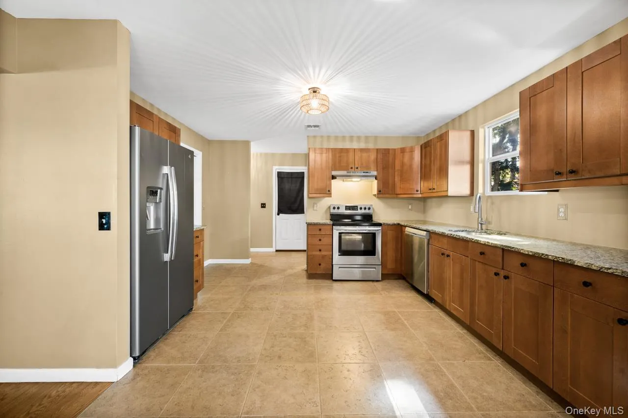 10 Iowa Street, Brookhaven, NY, 3 Bedrooms Bedrooms, 7 Rooms Rooms,2 BathroomsBathrooms,Residential,For Rent,Iowa,0,1047980 10 Iowa Street, Brookhaven, NY, 3 Bedrooms Bedrooms, 7 Rooms Rooms,2 BathroomsBathrooms,Residential,For Rent,Iowa,0,1047980