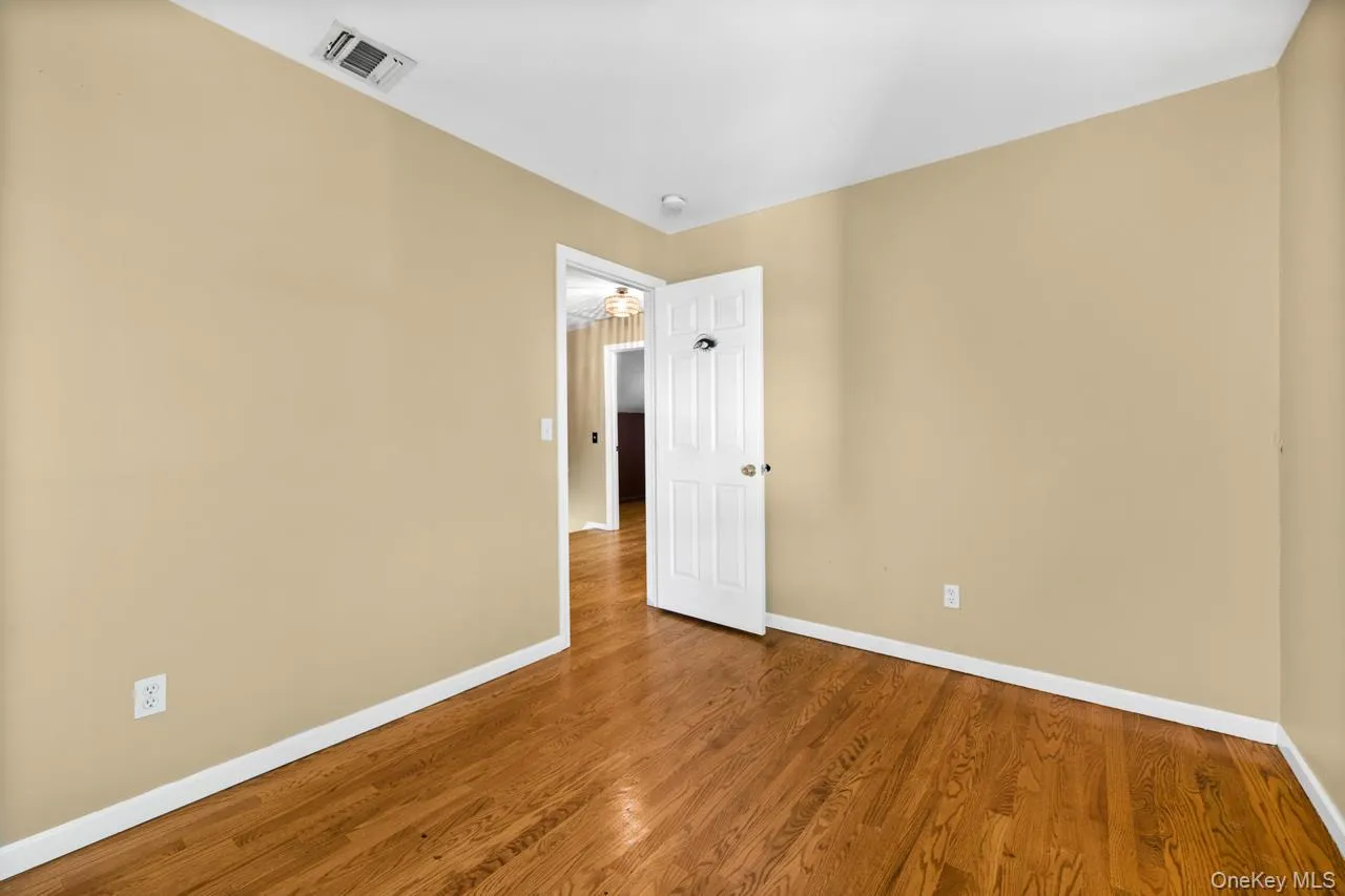 10 Iowa Street, Brookhaven, NY, 3 Bedrooms Bedrooms, 7 Rooms Rooms,2 BathroomsBathrooms,Residential,For Rent,Iowa,0,1047980 10 Iowa Street, Brookhaven, NY, 3 Bedrooms Bedrooms, 7 Rooms Rooms,2 BathroomsBathrooms,Residential,For Rent,Iowa,0,1047980