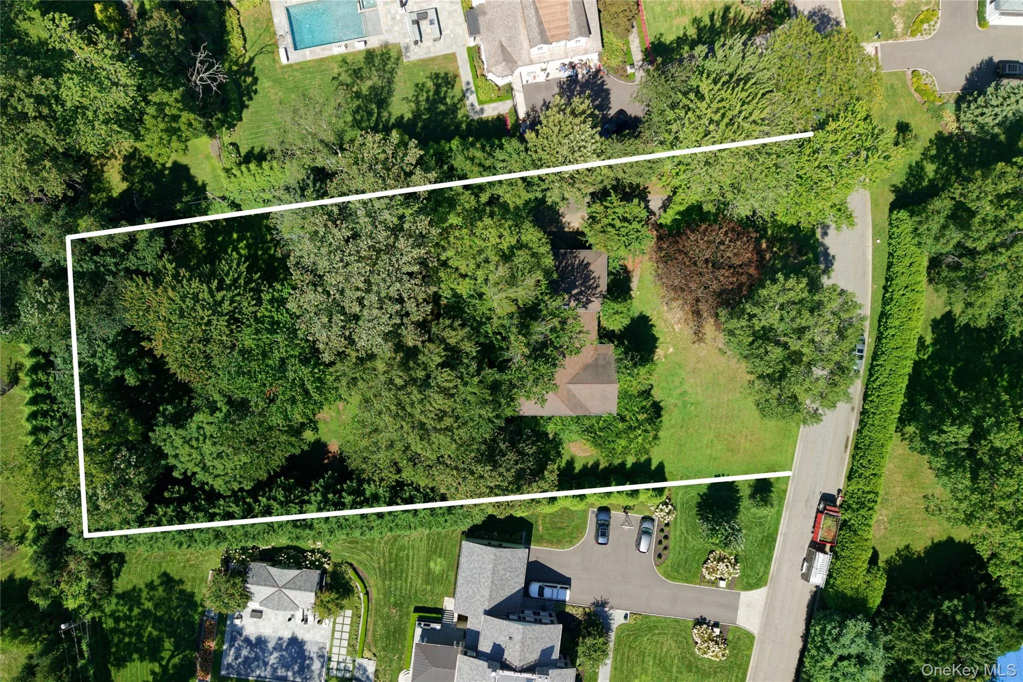 111 Birch Lane, North Hempstead, NY, 5 Bedrooms Bedrooms, 7 Rooms Rooms,3 BathroomsBathrooms,Residential,For Rent,Birch,0,1047982 111 Birch Lane, North Hempstead, NY, 5 Bedrooms Bedrooms, 7 Rooms Rooms,3 BathroomsBathrooms,Residential,For Rent,Birch,0,1047982