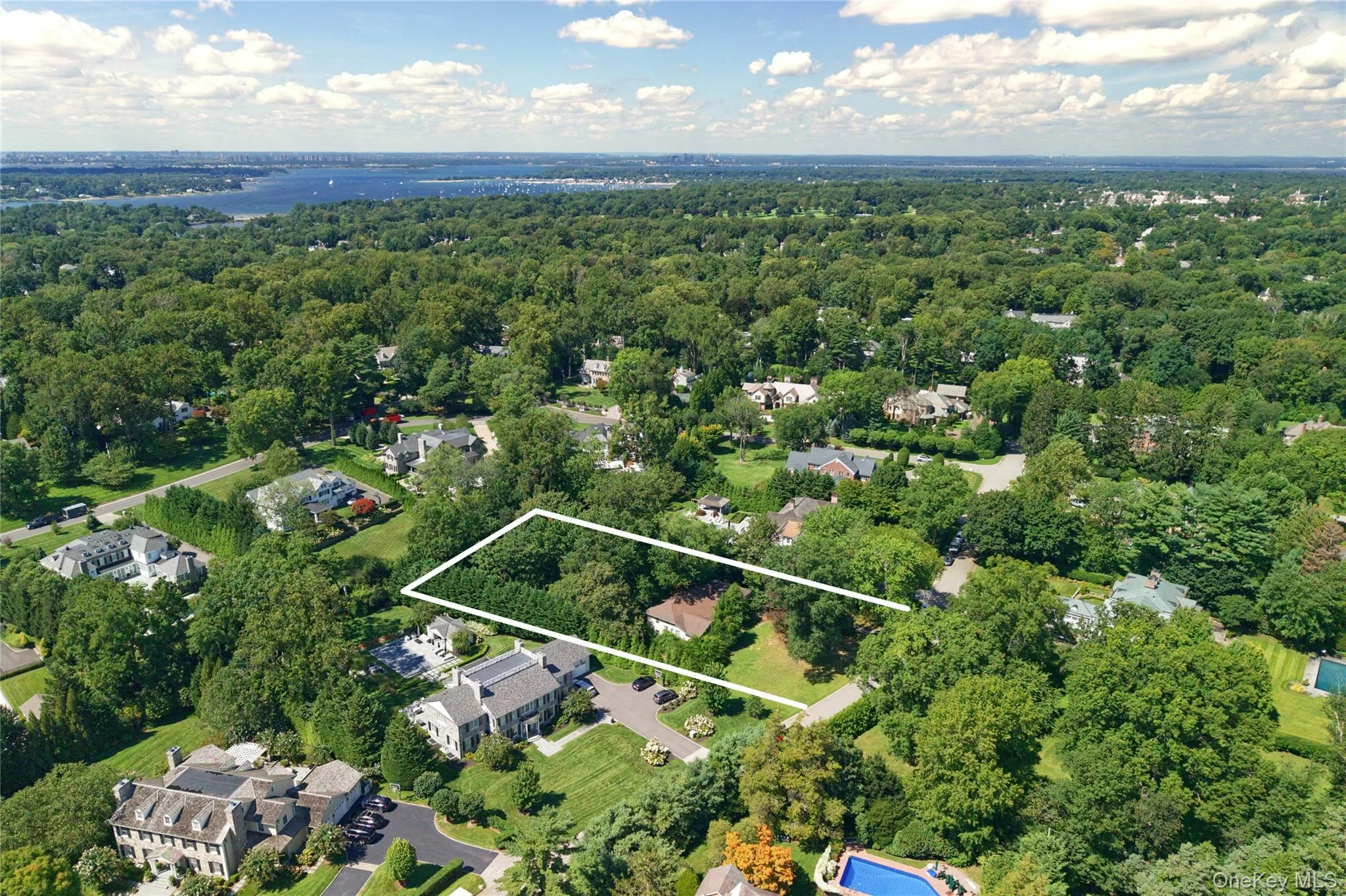 111 Birch Lane, North Hempstead, NY, 5 Bedrooms Bedrooms, 7 Rooms Rooms,3 BathroomsBathrooms,Residential,For Rent,Birch,0,1047982 111 Birch Lane, North Hempstead, NY, 5 Bedrooms Bedrooms, 7 Rooms Rooms,3 BathroomsBathrooms,Residential,For Rent,Birch,0,1047982