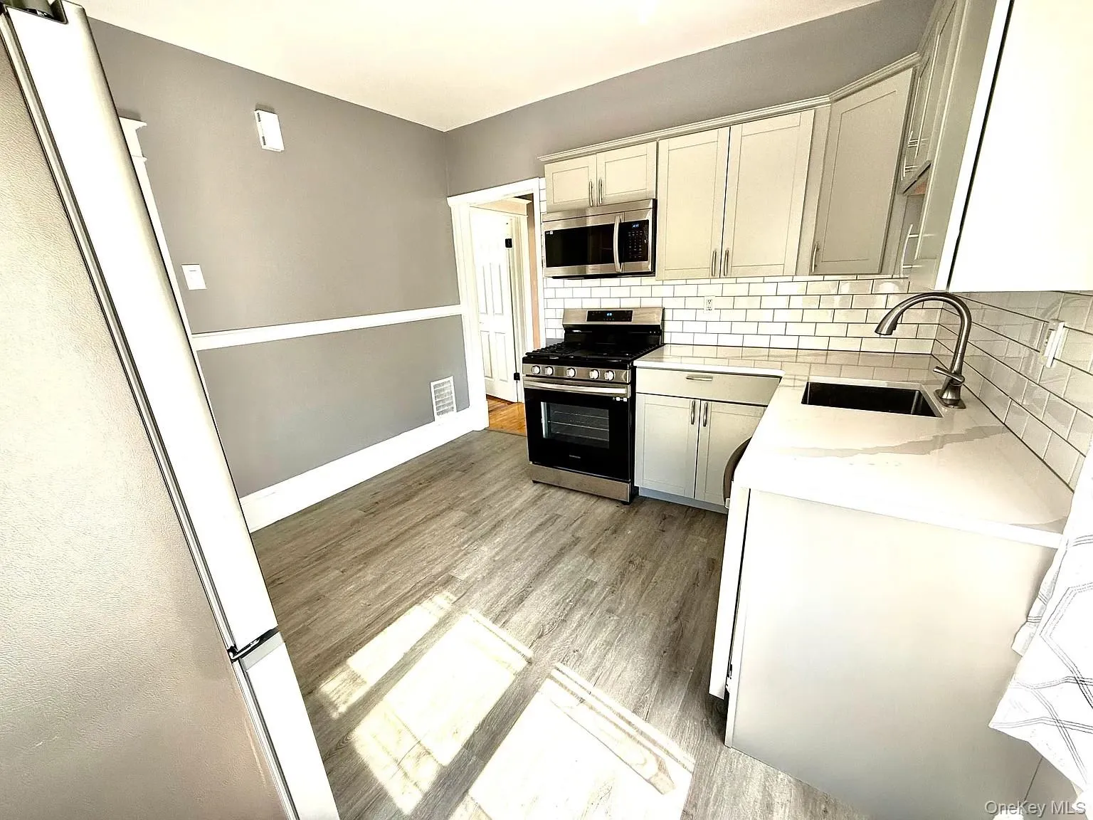 30 Manitou Avenue, Poughkeepsie, NY, 2 Bedrooms Bedrooms, 6 Rooms Rooms,1 BathroomBathrooms,Residential Lease,For Rent,Manitou,0,1047985 30 Manitou Avenue, Poughkeepsie, NY, 2 Bedrooms Bedrooms, 6 Rooms Rooms,1 BathroomBathrooms,Residential Lease,For Rent,Manitou,0,1047985