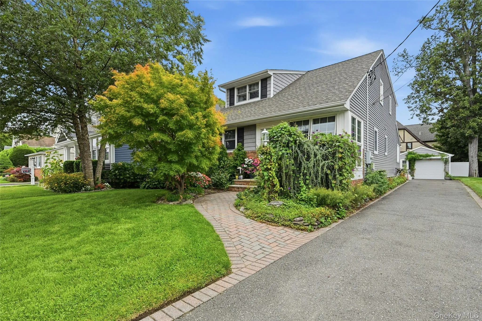 35 Reid Avenue, Hempstead, NY, 4 Bedrooms Bedrooms, 8 Rooms Rooms,2 BathroomsBathrooms,Residential,For Rent,Reid,0,1047987 35 Reid Avenue, Hempstead, NY, 4 Bedrooms Bedrooms, 8 Rooms Rooms,2 BathroomsBathrooms,Residential,For Rent,Reid,0,1047987