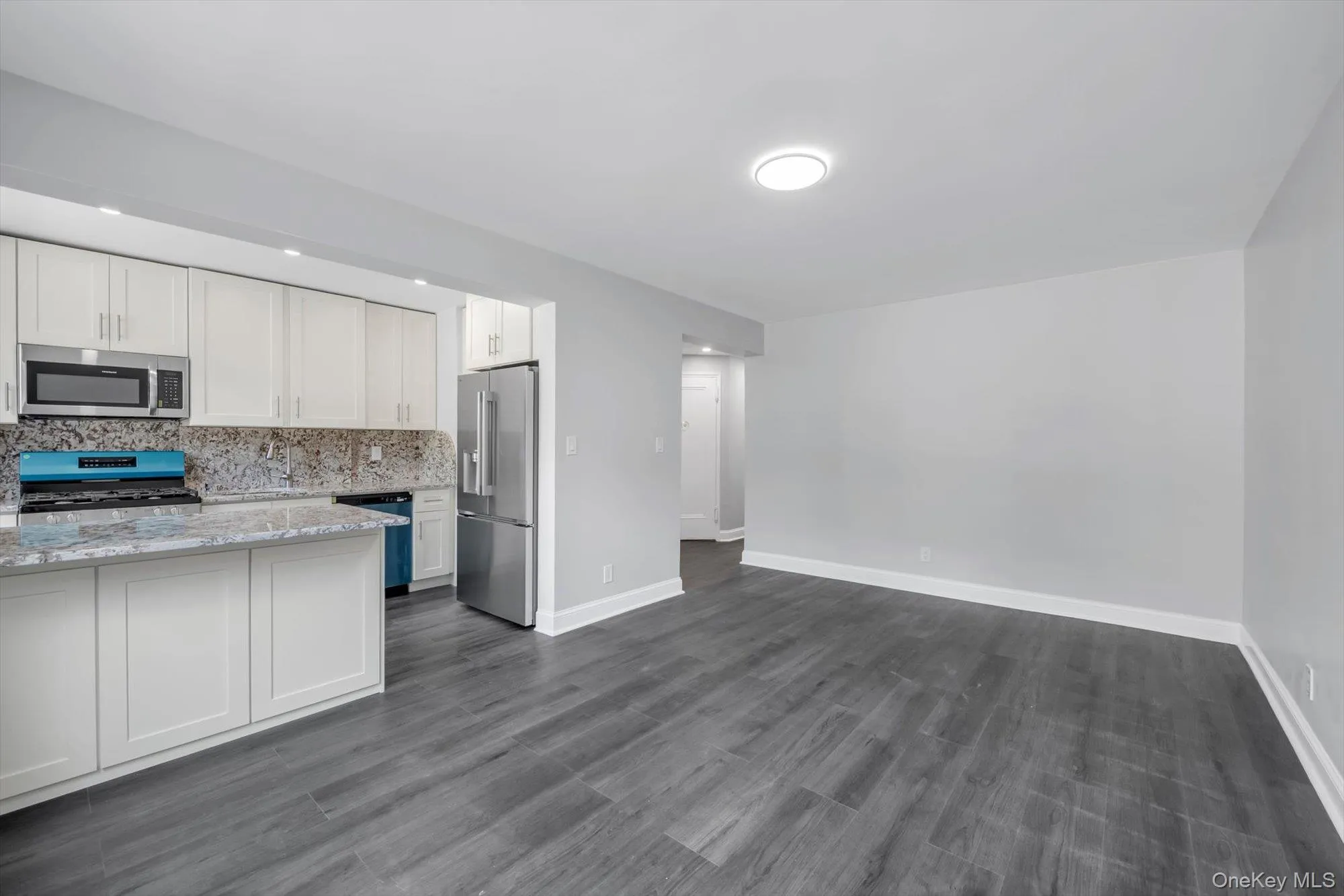 141-15 Union Turnpike, New York, NY, 1 Bedroom Bedrooms, 3 Rooms Rooms,1 BathroomBathrooms,Residential,For Rent,Union Turnpike,0,1047989 141-15 Union Turnpike, New York, NY, 1 Bedroom Bedrooms, 3 Rooms Rooms,1 BathroomBathrooms,Residential,For Rent,Union Turnpike,0,1047989