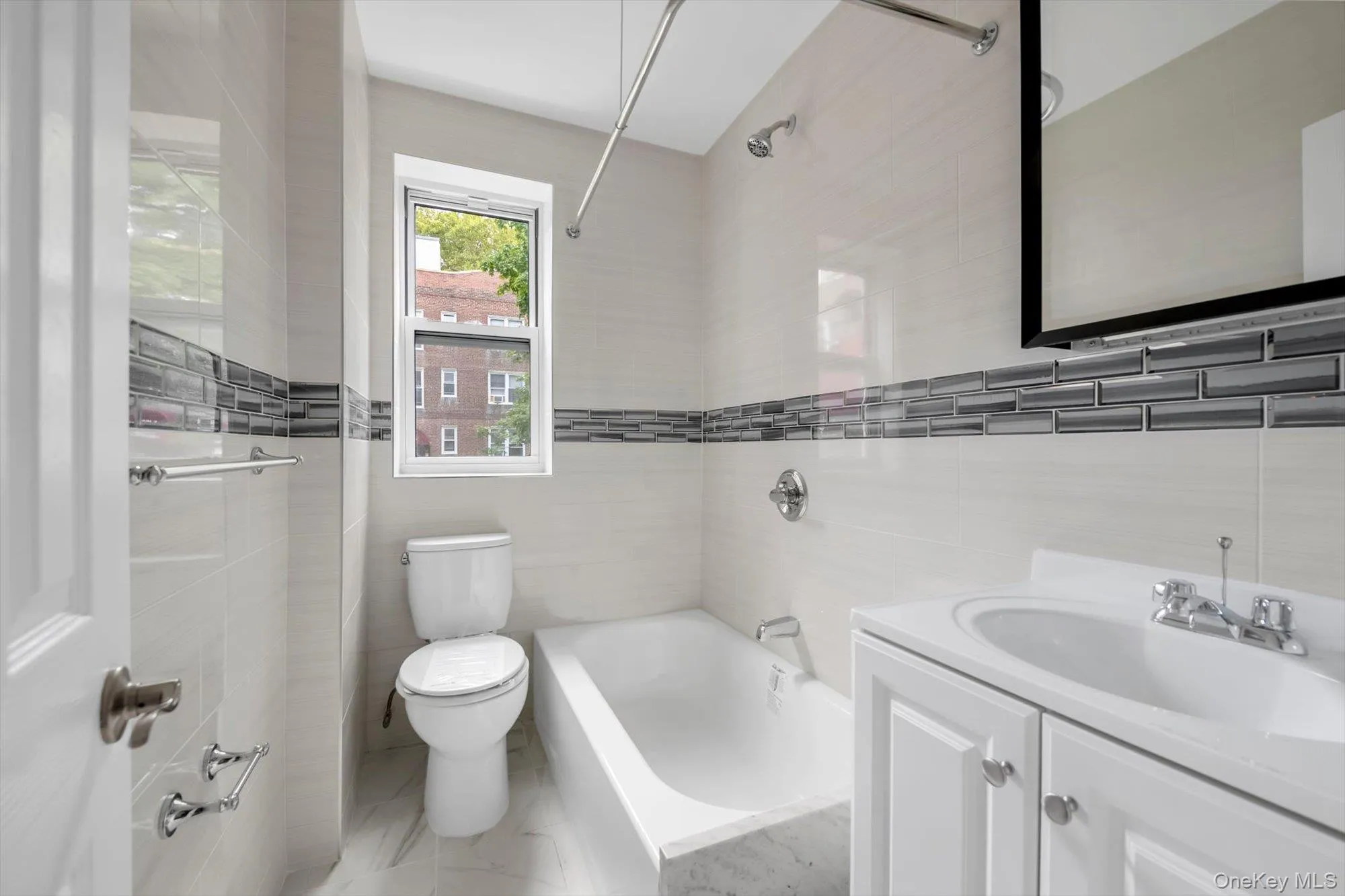 141-15 Union Turnpike, New York, NY, 1 Bedroom Bedrooms, 3 Rooms Rooms,1 BathroomBathrooms,Residential,For Rent,Union Turnpike,0,1047989 141-15 Union Turnpike, New York, NY, 1 Bedroom Bedrooms, 3 Rooms Rooms,1 BathroomBathrooms,Residential,For Rent,Union Turnpike,0,1047989
