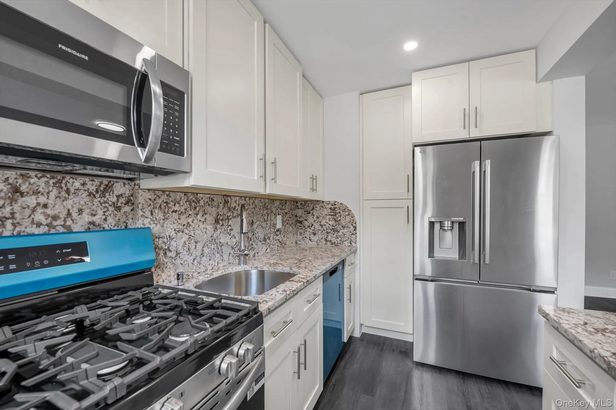 141-15 Union Turnpike, New York, NY, 1 Bedroom Bedrooms, 3 Rooms Rooms,1 BathroomBathrooms,Residential,For Rent,Union Turnpike,0,1047989 141-15 Union Turnpike, New York, NY, 1 Bedroom Bedrooms, 3 Rooms Rooms,1 BathroomBathrooms,Residential,For Rent,Union Turnpike,0,1047989