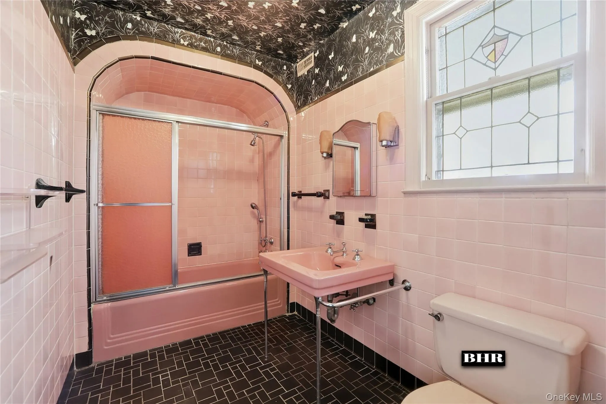 272 Exeter Street, New York, NY, 3 Bedrooms Bedrooms, 8 Rooms Rooms,4 BathroomsBathrooms,Residential,For Rent,Exeter,0,1047990 272 Exeter Street, New York, NY, 3 Bedrooms Bedrooms, 8 Rooms Rooms,4 BathroomsBathrooms,Residential,For Rent,Exeter,0,1047990