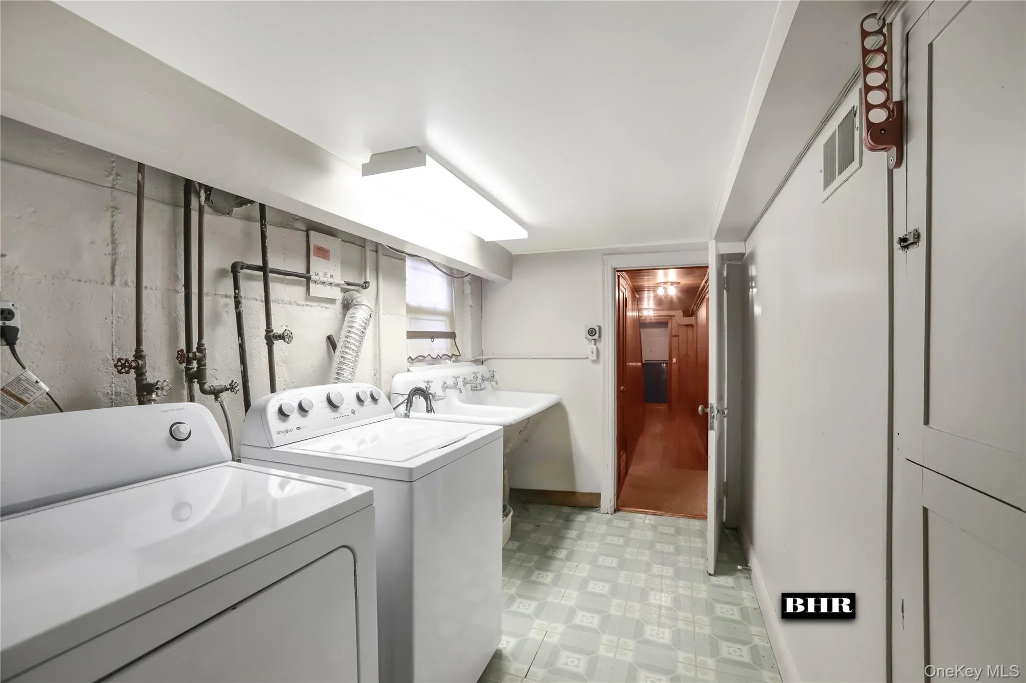 272 Exeter Street, New York, NY, 3 Bedrooms Bedrooms, 8 Rooms Rooms,4 BathroomsBathrooms,Residential,For Rent,Exeter,0,1047990 272 Exeter Street, New York, NY, 3 Bedrooms Bedrooms, 8 Rooms Rooms,4 BathroomsBathrooms,Residential,For Rent,Exeter,0,1047990
