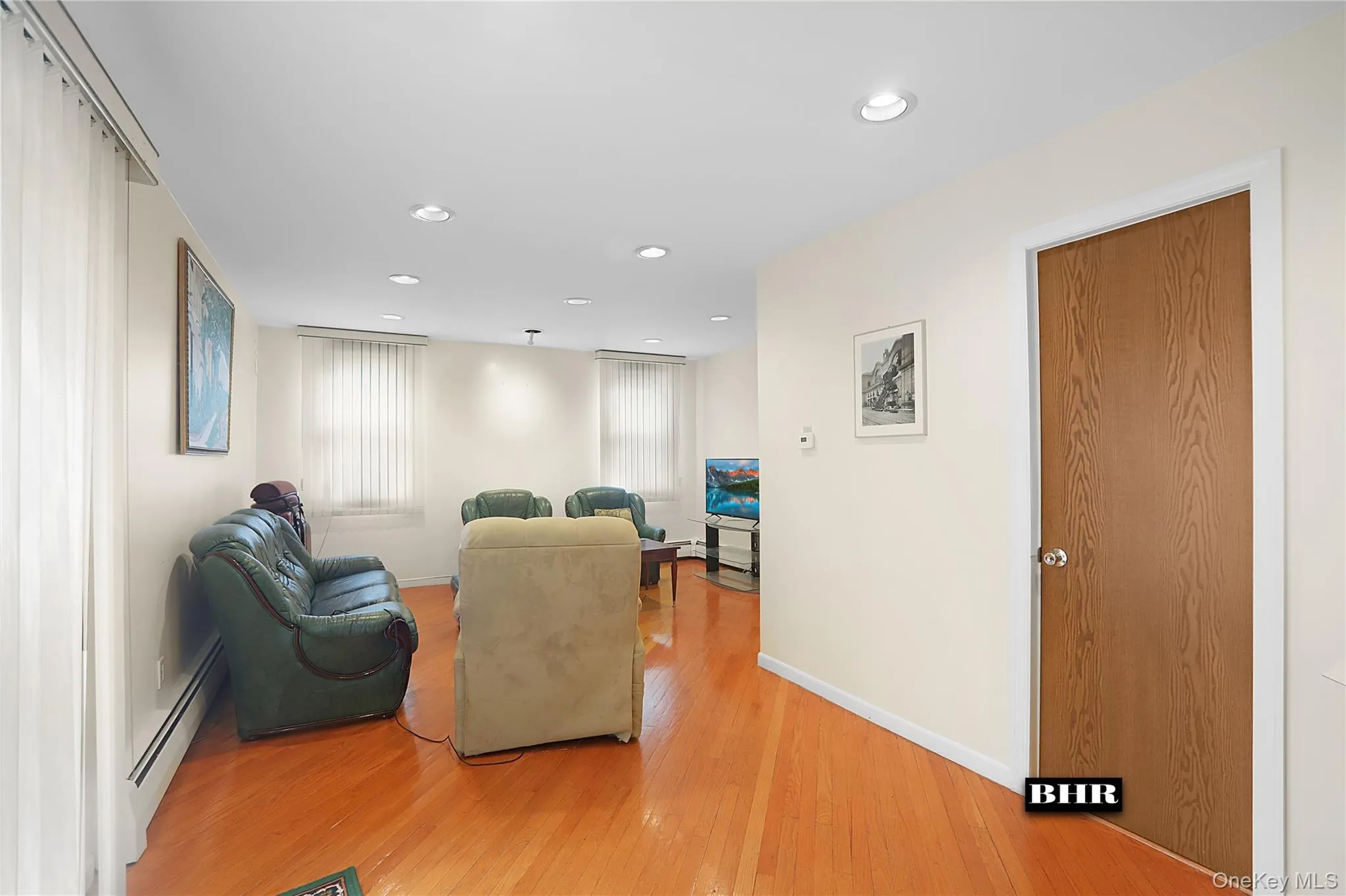 272 Exeter Street, New York, NY, 3 Bedrooms Bedrooms, 8 Rooms Rooms,4 BathroomsBathrooms,Residential,For Rent,Exeter,0,1047990 272 Exeter Street, New York, NY, 3 Bedrooms Bedrooms, 8 Rooms Rooms,4 BathroomsBathrooms,Residential,For Rent,Exeter,0,1047990