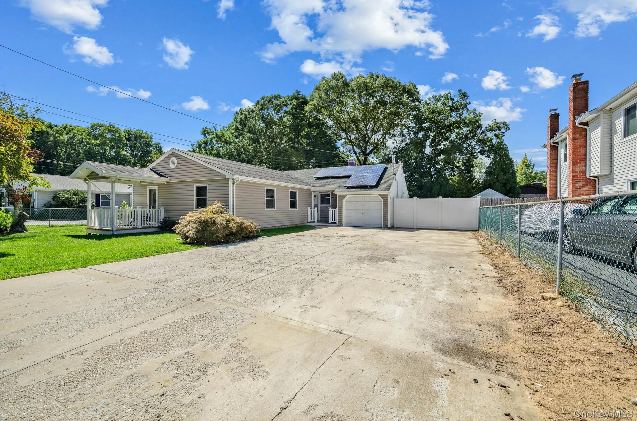 469 Carnation Drive, Brookhaven, NY, 3 Bedrooms Bedrooms, 6 Rooms Rooms,1 BathroomBathrooms,Residential,For Rent,Carnation,0,1047995 469 Carnation Drive, Brookhaven, NY, 3 Bedrooms Bedrooms, 6 Rooms Rooms,1 BathroomBathrooms,Residential,For Rent,Carnation,0,1047995
