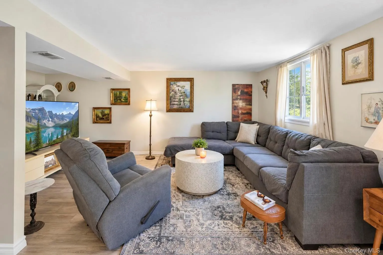19 Badger Lane, Brookhaven, NY, 4 Bedrooms Bedrooms, 8 Rooms Rooms,1 BathroomBathrooms,Residential,For Rent,Badger,0,1048007 19 Badger Lane, Brookhaven, NY, 4 Bedrooms Bedrooms, 8 Rooms Rooms,1 BathroomBathrooms,Residential,For Rent,Badger,0,1048007