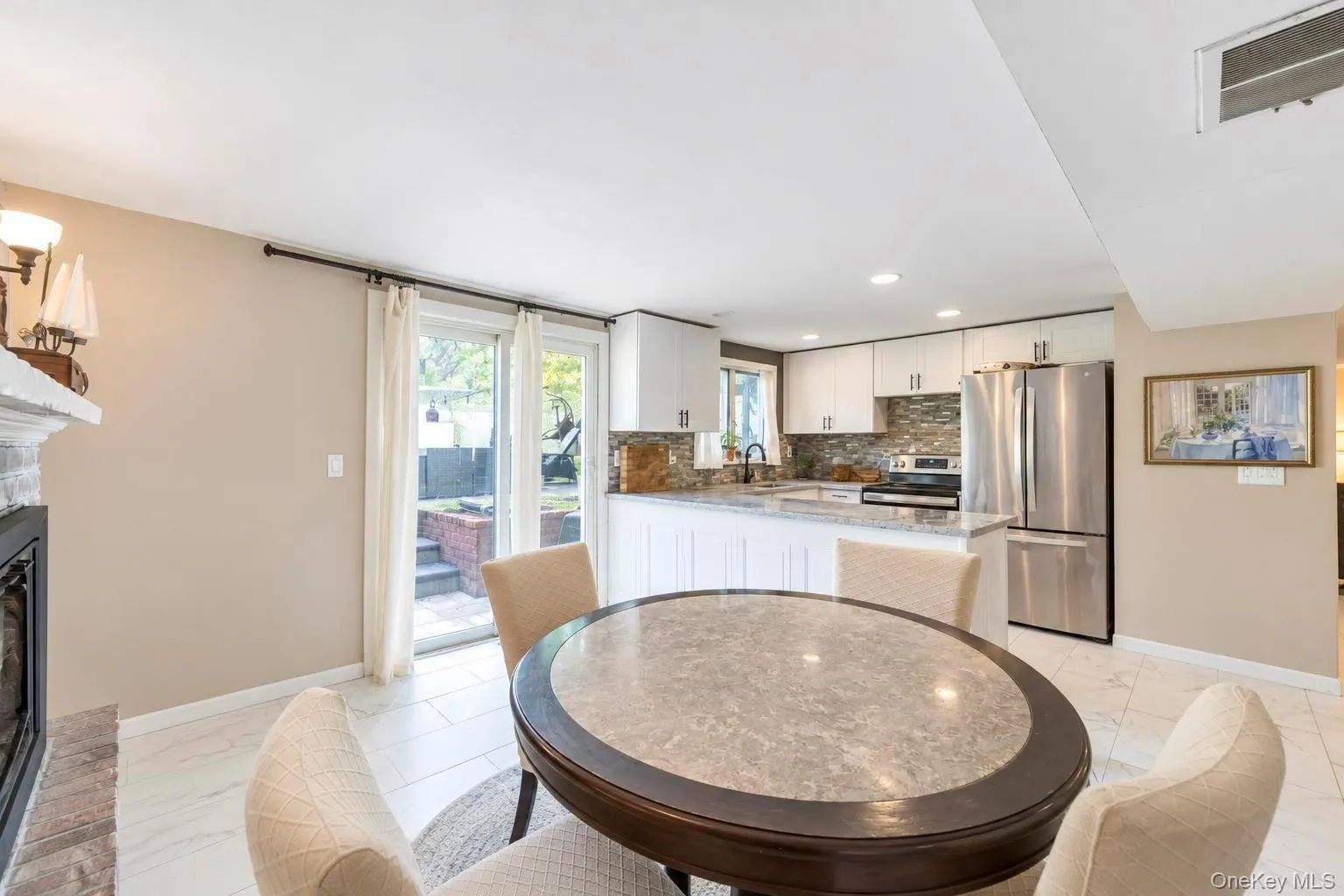 19 Badger Lane, Brookhaven, NY, 4 Bedrooms Bedrooms, 8 Rooms Rooms,1 BathroomBathrooms,Residential,For Rent,Badger,0,1048007 19 Badger Lane, Brookhaven, NY, 4 Bedrooms Bedrooms, 8 Rooms Rooms,1 BathroomBathrooms,Residential,For Rent,Badger,0,1048007