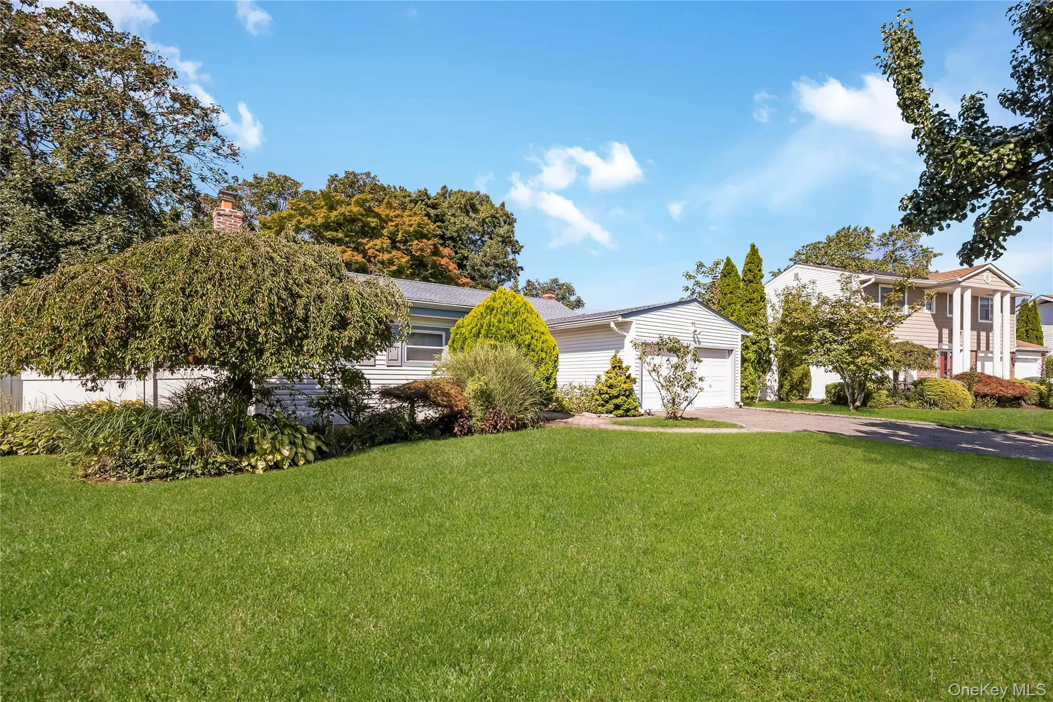 Welcome Home to this Just Right expanded Ranch in the desirable Seton Hills section of Old Bethpage. Grass virtually enhanced Welcome Home to this Just Right expanded Ranch in the desirable Seton Hills section of Old Bethpage. Grass virtually enhanced
