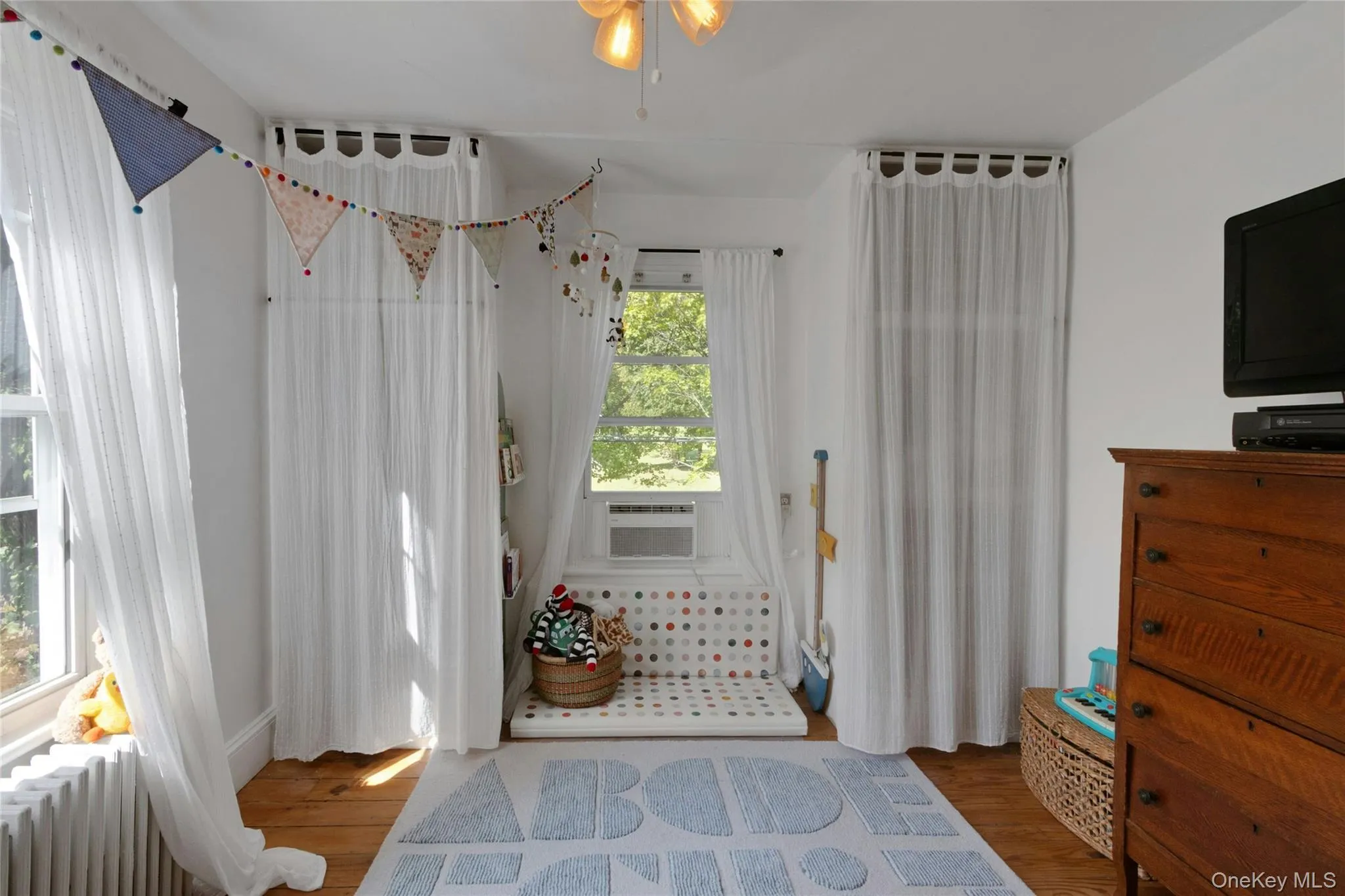 115 Larchdale Avenue, Clarkstown, NY, 3 Bedrooms Bedrooms, 7 Rooms Rooms,2 BathroomsBathrooms,Residential Lease,For Rent,Larchdale,0,1048011 115 Larchdale Avenue, Clarkstown, NY, 3 Bedrooms Bedrooms, 7 Rooms Rooms,2 BathroomsBathrooms,Residential Lease,For Rent,Larchdale,0,1048011