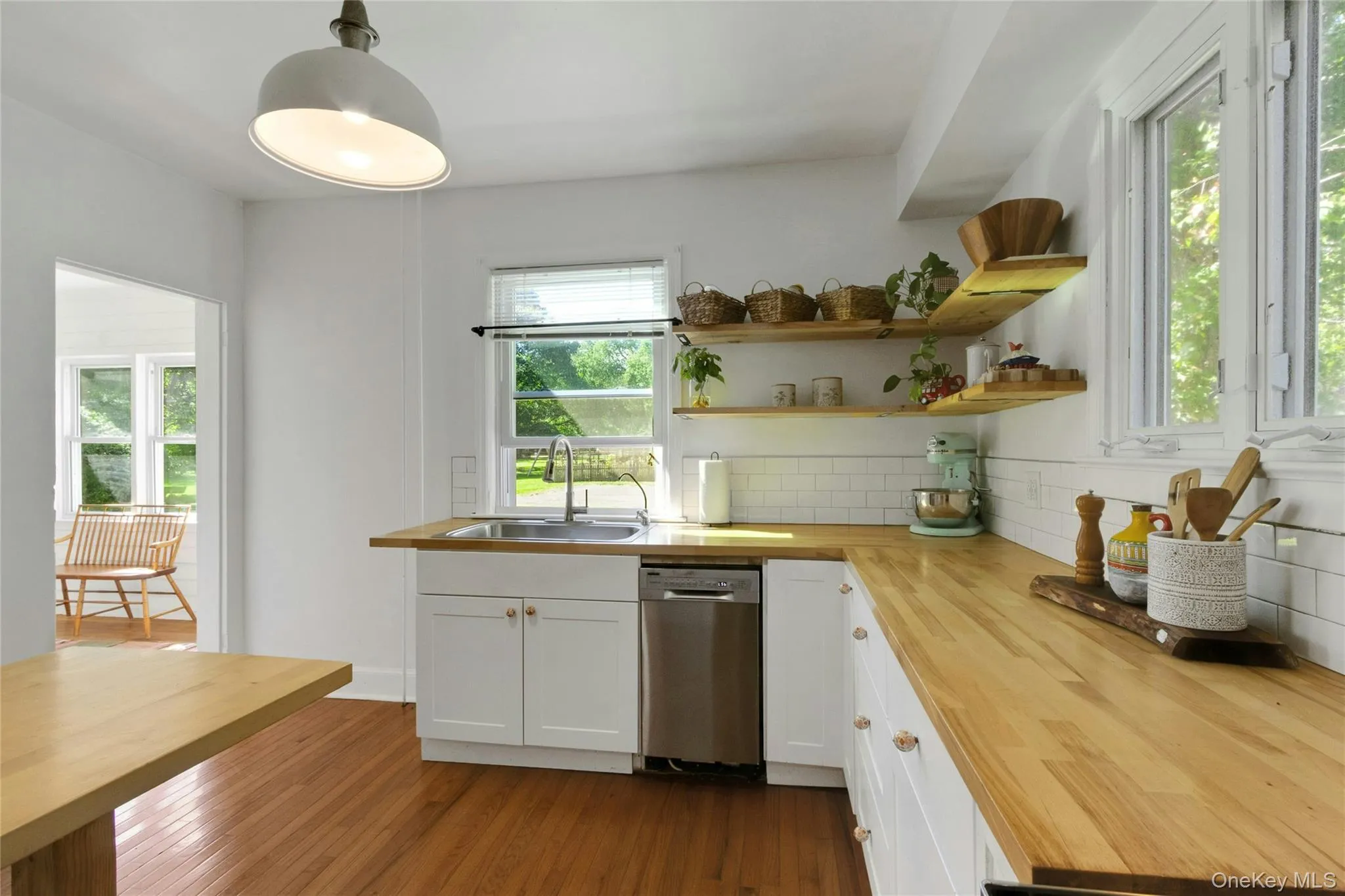 115 Larchdale Avenue, Clarkstown, NY, 3 Bedrooms Bedrooms, 7 Rooms Rooms,2 BathroomsBathrooms,Residential Lease,For Rent,Larchdale,0,1048011 115 Larchdale Avenue, Clarkstown, NY, 3 Bedrooms Bedrooms, 7 Rooms Rooms,2 BathroomsBathrooms,Residential Lease,For Rent,Larchdale,0,1048011