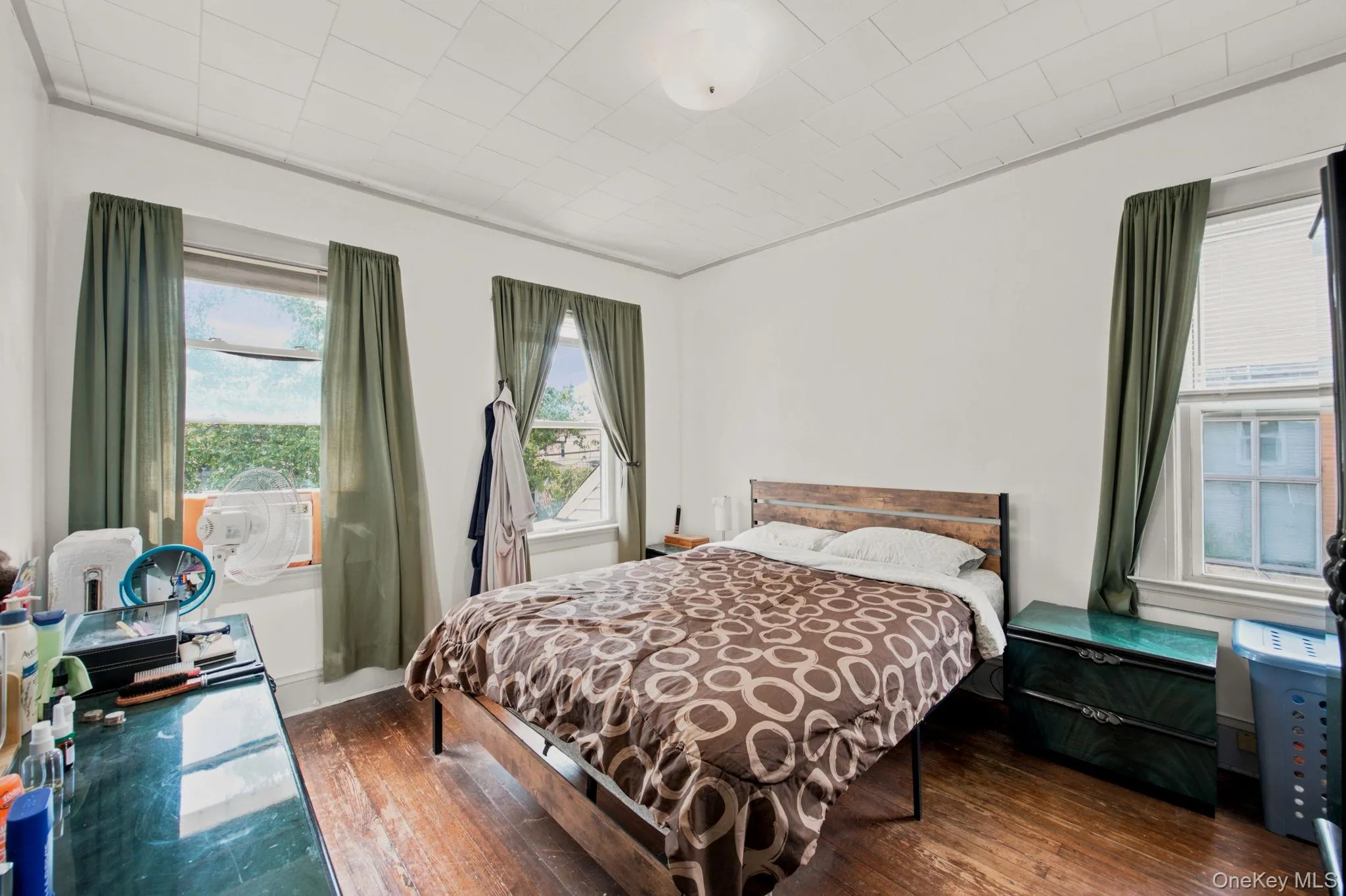 93-27 92nd Avenue, New York, NY, 4 Bedrooms Bedrooms, 7 Rooms Rooms,1 BathroomBathrooms,Residential,For Rent,92nd,0,1048019 93-27 92nd Avenue, New York, NY, 4 Bedrooms Bedrooms, 7 Rooms Rooms,1 BathroomBathrooms,Residential,For Rent,92nd,0,1048019
