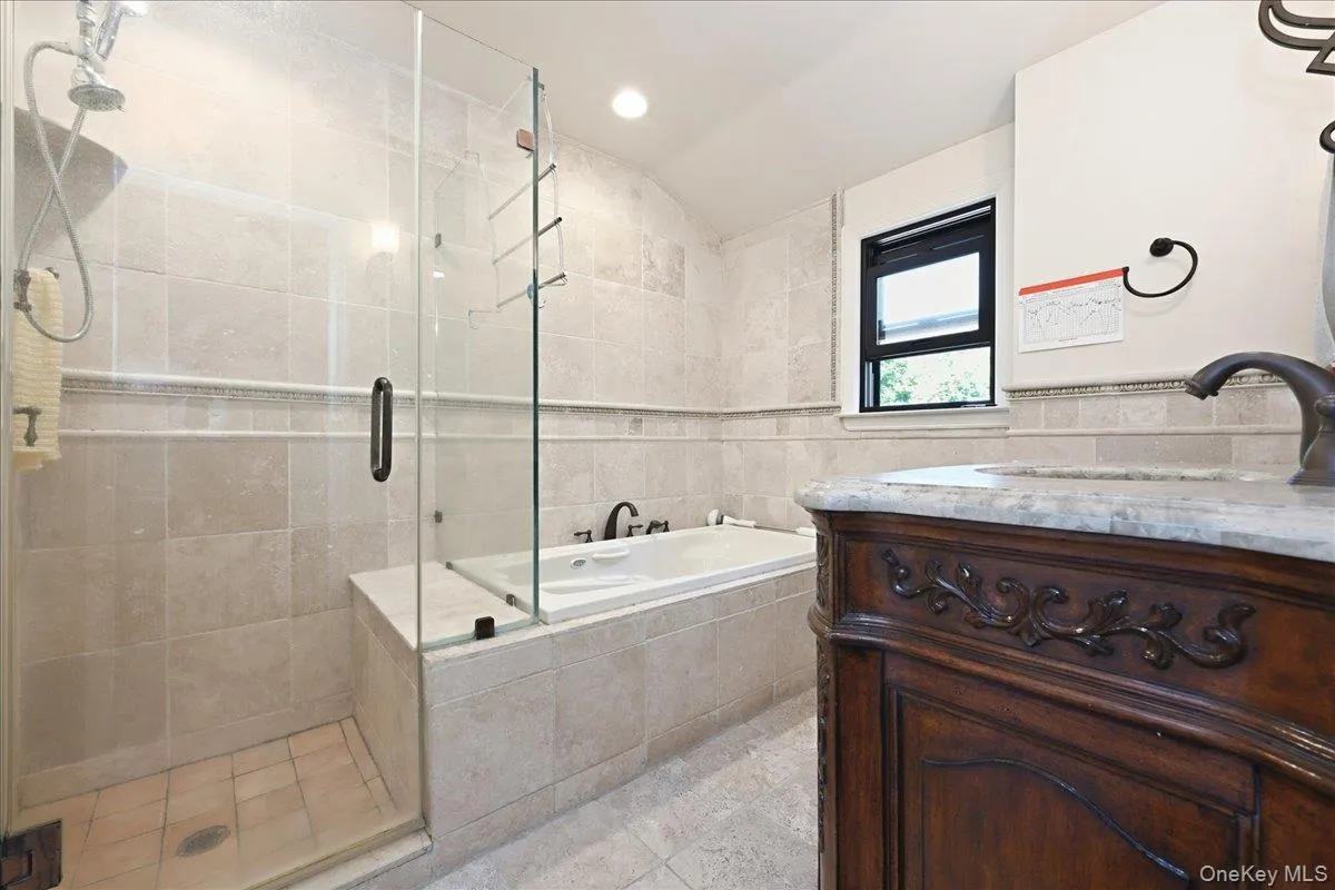 201 Glenmore Street, North Hempstead, NY, 3 Bedrooms Bedrooms, 7 Rooms Rooms,1 BathroomBathrooms,Residential Lease,For Rent,Glenmore,0,1048020 201 Glenmore Street, North Hempstead, NY, 3 Bedrooms Bedrooms, 7 Rooms Rooms,1 BathroomBathrooms,Residential Lease,For Rent,Glenmore,0,1048020