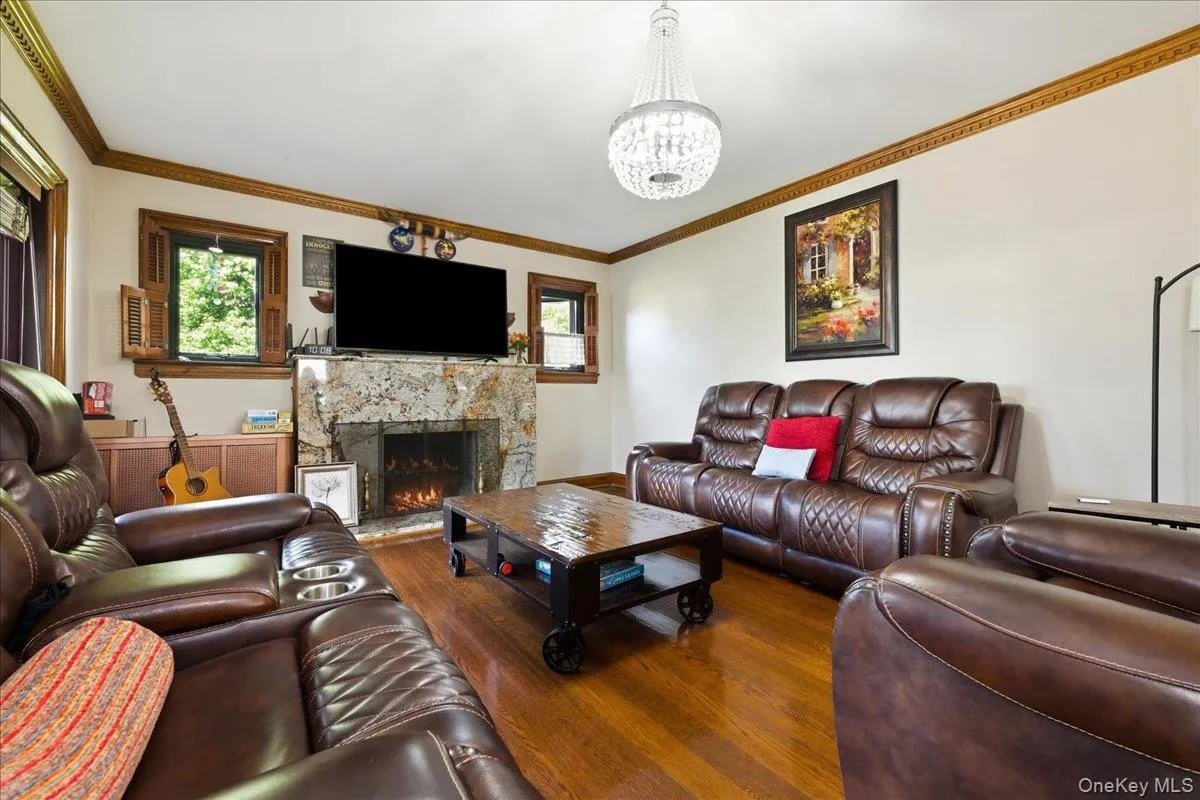 201 Glenmore Street, North Hempstead, NY, 3 Bedrooms Bedrooms, 7 Rooms Rooms,1 BathroomBathrooms,Residential Lease,For Rent,Glenmore,0,1048020 201 Glenmore Street, North Hempstead, NY, 3 Bedrooms Bedrooms, 7 Rooms Rooms,1 BathroomBathrooms,Residential Lease,For Rent,Glenmore,0,1048020