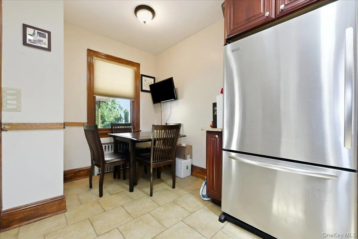 201 Glenmore Street, North Hempstead, NY, 3 Bedrooms Bedrooms, 7 Rooms Rooms,1 BathroomBathrooms,Residential Lease,For Rent,Glenmore,0,1048020 201 Glenmore Street, North Hempstead, NY, 3 Bedrooms Bedrooms, 7 Rooms Rooms,1 BathroomBathrooms,Residential Lease,For Rent,Glenmore,0,1048020