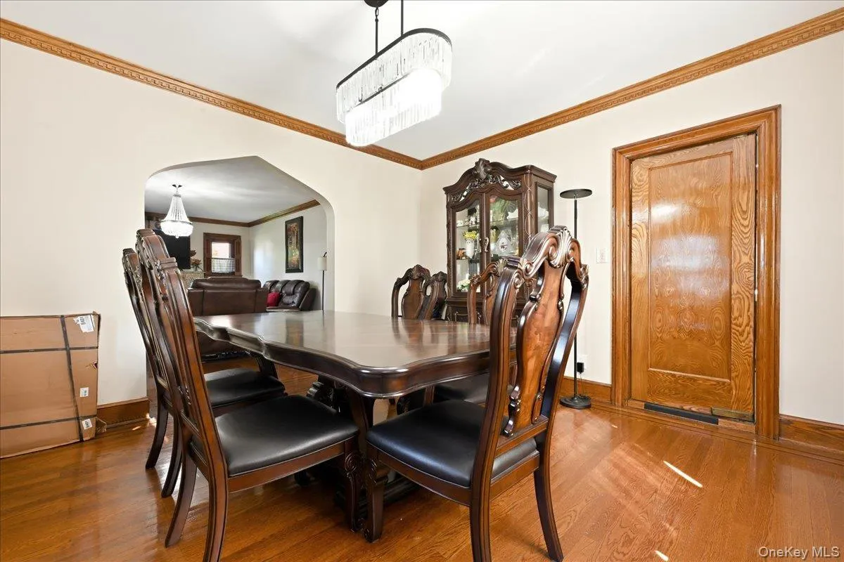 201 Glenmore Street, North Hempstead, NY, 3 Bedrooms Bedrooms, 7 Rooms Rooms,1 BathroomBathrooms,Residential Lease,For Rent,Glenmore,0,1048020 201 Glenmore Street, North Hempstead, NY, 3 Bedrooms Bedrooms, 7 Rooms Rooms,1 BathroomBathrooms,Residential Lease,For Rent,Glenmore,0,1048020
