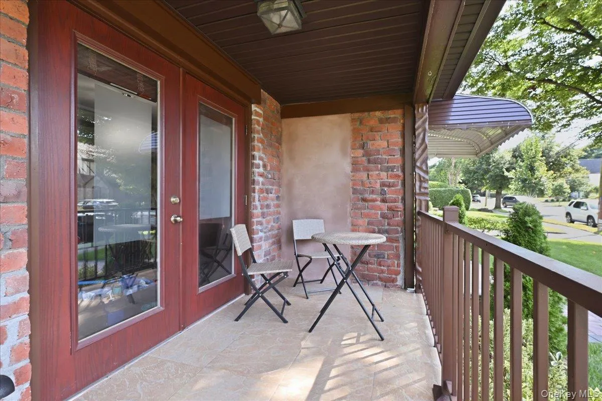 201 Glenmore Street, North Hempstead, NY, 3 Bedrooms Bedrooms, 7 Rooms Rooms,1 BathroomBathrooms,Residential Lease,For Rent,Glenmore,0,1048020 201 Glenmore Street, North Hempstead, NY, 3 Bedrooms Bedrooms, 7 Rooms Rooms,1 BathroomBathrooms,Residential Lease,For Rent,Glenmore,0,1048020