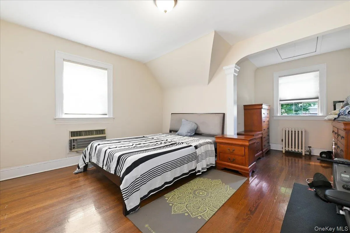 201 Glenmore Street, North Hempstead, NY, 3 Bedrooms Bedrooms, 7 Rooms Rooms,1 BathroomBathrooms,Residential Lease,For Rent,Glenmore,0,1048020 201 Glenmore Street, North Hempstead, NY, 3 Bedrooms Bedrooms, 7 Rooms Rooms,1 BathroomBathrooms,Residential Lease,For Rent,Glenmore,0,1048020