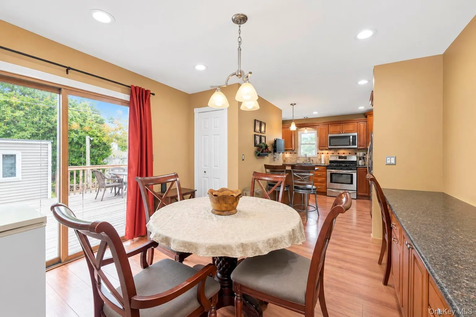325 Beachview Street, Babylon, NY, 2 Bedrooms Bedrooms, 5 Rooms Rooms,2 BathroomsBathrooms,Residential,For Rent,Beachview,0,1048025 325 Beachview Street, Babylon, NY, 2 Bedrooms Bedrooms, 5 Rooms Rooms,2 BathroomsBathrooms,Residential,For Rent,Beachview,0,1048025