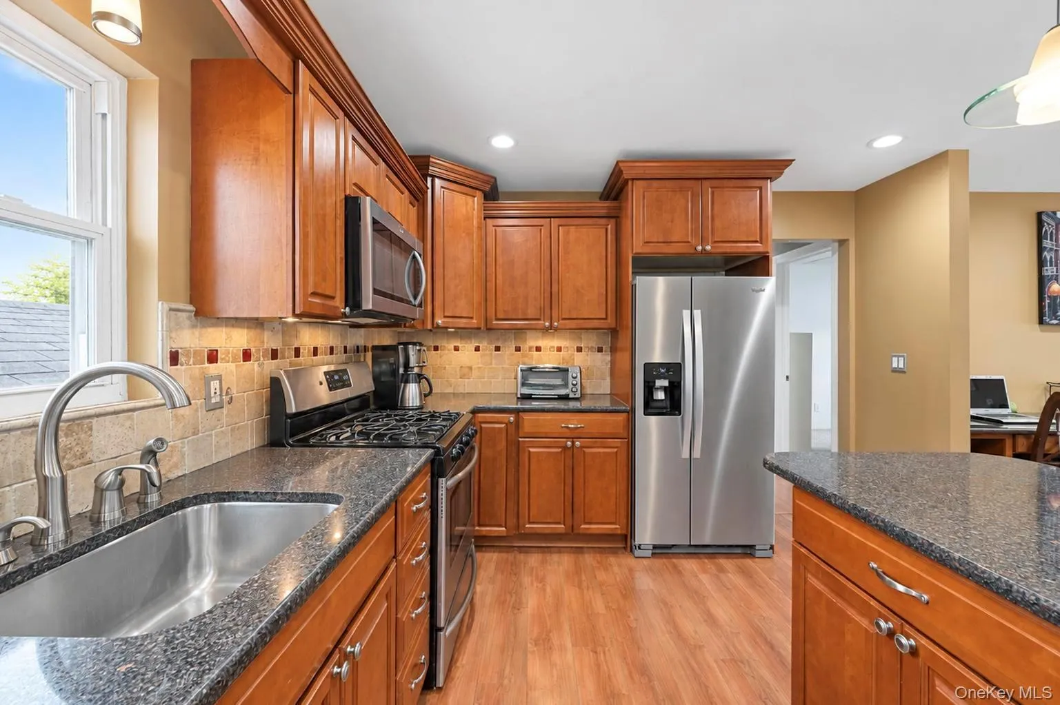 325 Beachview Street, Babylon, NY, 2 Bedrooms Bedrooms, 5 Rooms Rooms,2 BathroomsBathrooms,Residential,For Rent,Beachview,0,1048025 325 Beachview Street, Babylon, NY, 2 Bedrooms Bedrooms, 5 Rooms Rooms,2 BathroomsBathrooms,Residential,For Rent,Beachview,0,1048025