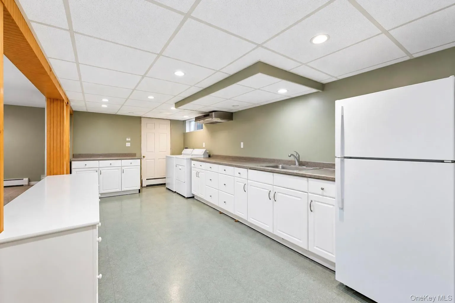 325 Beachview Street, Babylon, NY, 2 Bedrooms Bedrooms, 5 Rooms Rooms,2 BathroomsBathrooms,Residential,For Rent,Beachview,0,1048025 325 Beachview Street, Babylon, NY, 2 Bedrooms Bedrooms, 5 Rooms Rooms,2 BathroomsBathrooms,Residential,For Rent,Beachview,0,1048025