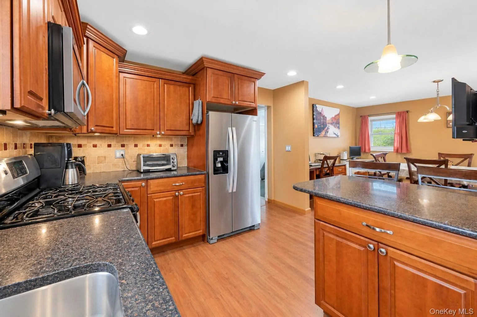 325 Beachview Street, Babylon, NY, 2 Bedrooms Bedrooms, 5 Rooms Rooms,2 BathroomsBathrooms,Residential,For Rent,Beachview,0,1048025 325 Beachview Street, Babylon, NY, 2 Bedrooms Bedrooms, 5 Rooms Rooms,2 BathroomsBathrooms,Residential,For Rent,Beachview,0,1048025