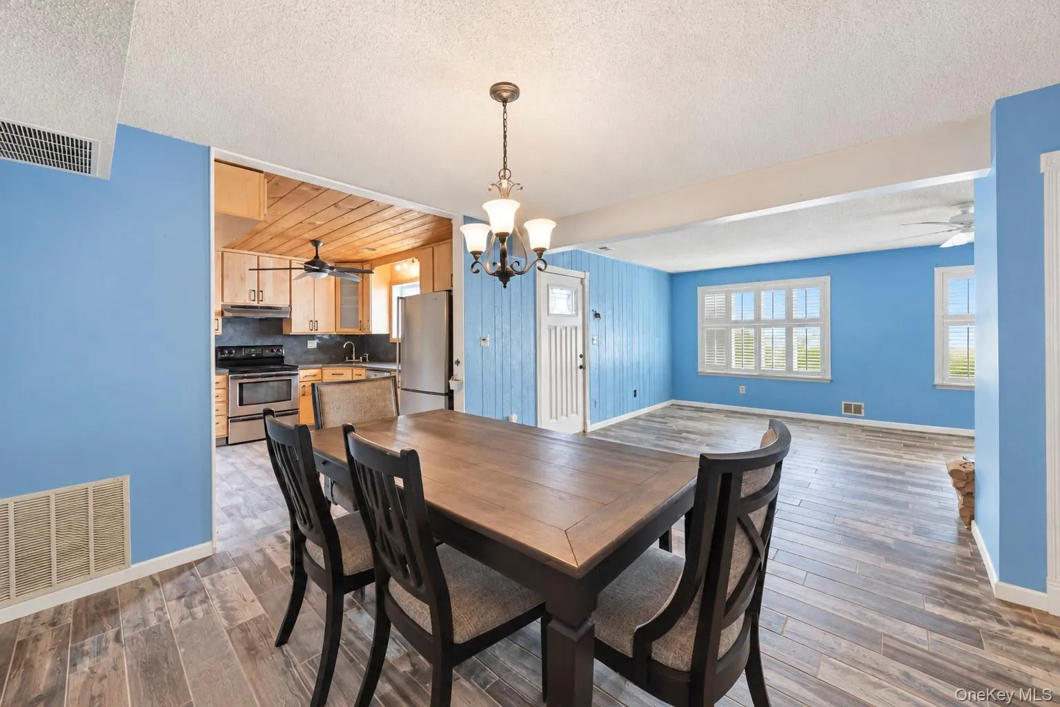 204 Springmeadow Drive, Islip, NY, 3 Bedrooms Bedrooms, 6 Rooms Rooms,1 BathroomBathrooms,Residential,For Rent,Springmeadow,0,1048027 204 Springmeadow Drive, Islip, NY, 3 Bedrooms Bedrooms, 6 Rooms Rooms,1 BathroomBathrooms,Residential,For Rent,Springmeadow,0,1048027