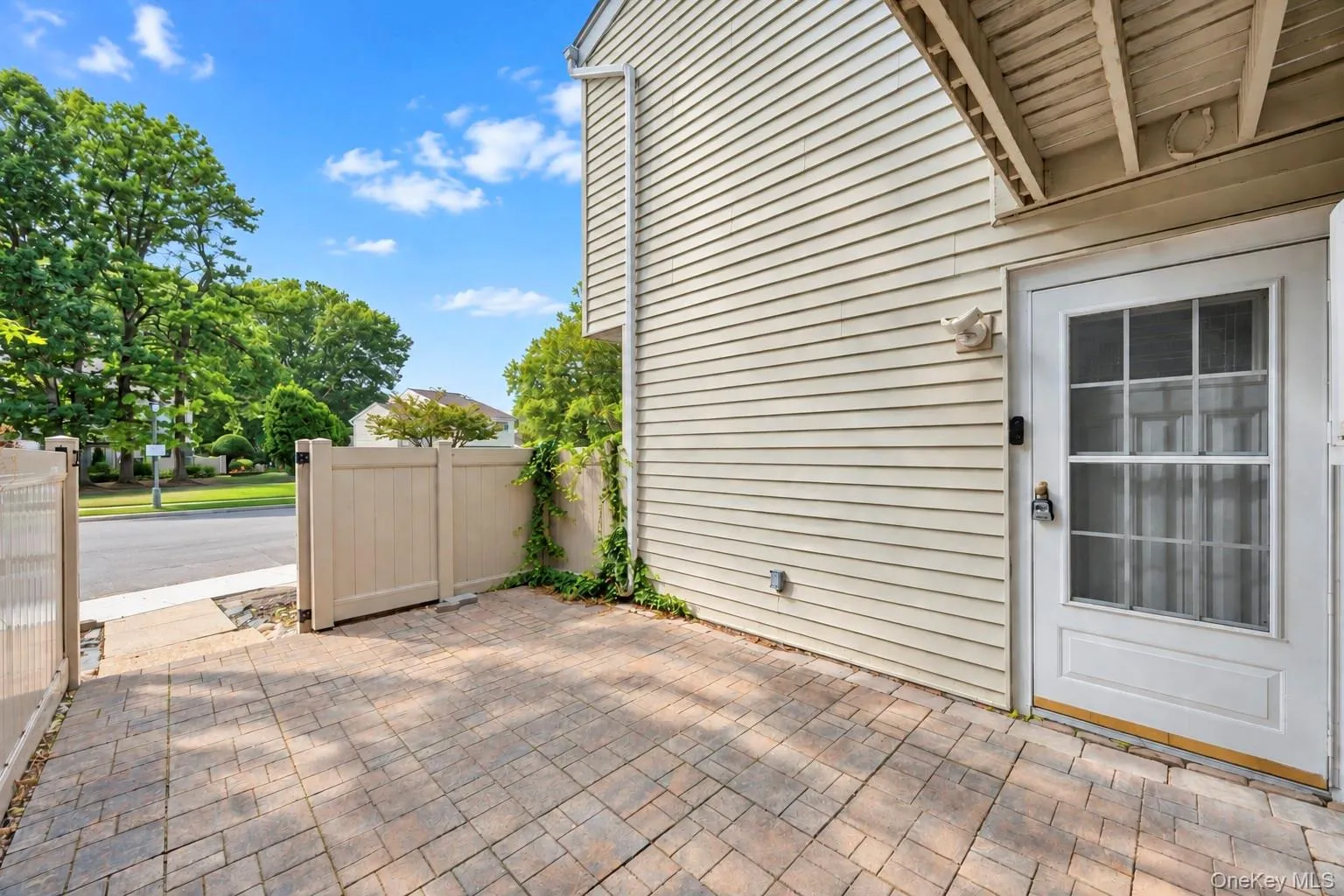 204 Springmeadow Drive, Islip, NY, 3 Bedrooms Bedrooms, 6 Rooms Rooms,1 BathroomBathrooms,Residential,For Rent,Springmeadow,0,1048027 204 Springmeadow Drive, Islip, NY, 3 Bedrooms Bedrooms, 6 Rooms Rooms,1 BathroomBathrooms,Residential,For Rent,Springmeadow,0,1048027