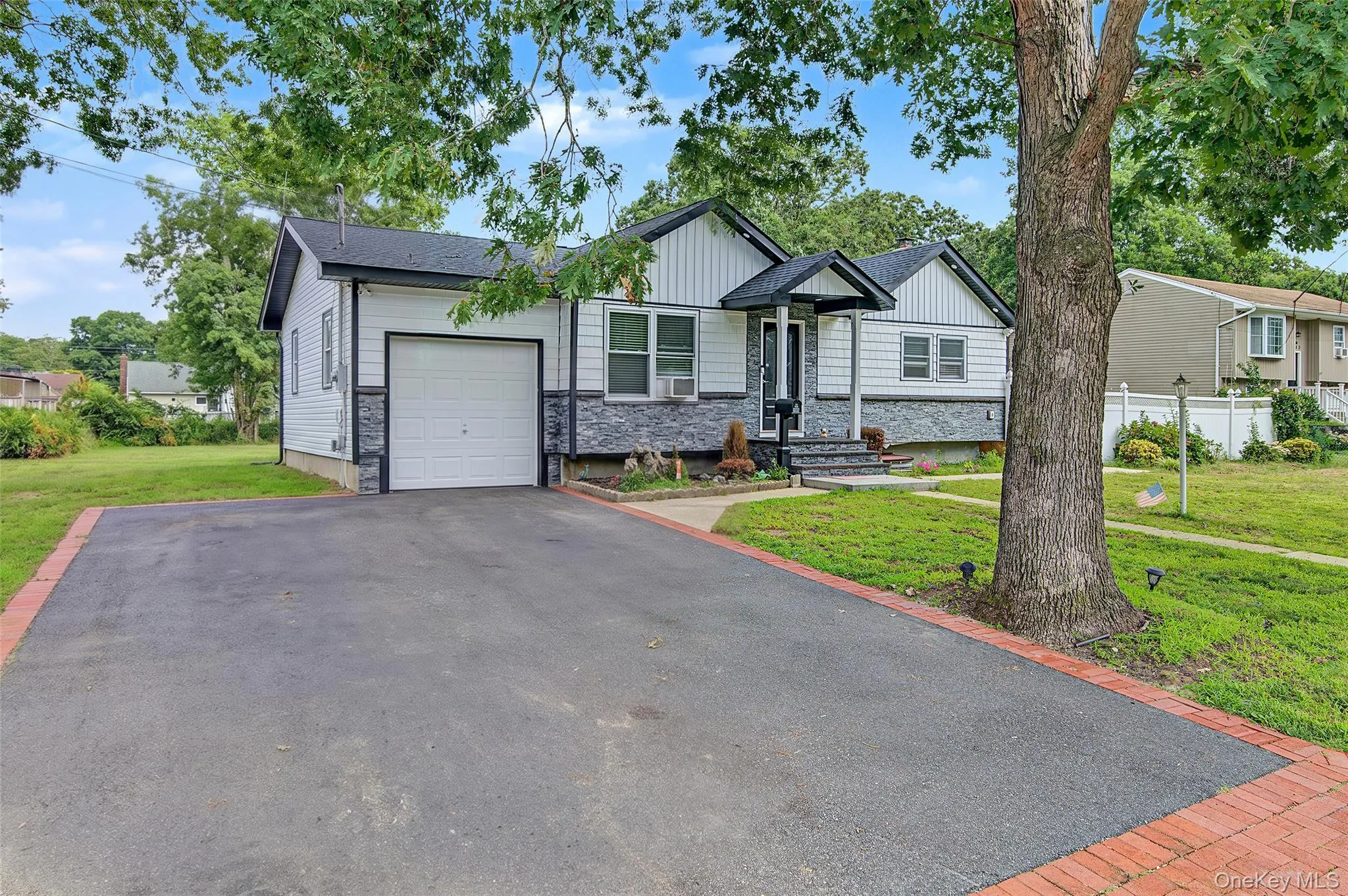 1085 Bay Shore Avenue, Islip, NY, 3 Bedrooms Bedrooms, 7 Rooms Rooms,3 BathroomsBathrooms,Residential,For Rent,Bay Shore,0,1048032 1085 Bay Shore Avenue, Islip, NY, 3 Bedrooms Bedrooms, 7 Rooms Rooms,3 BathroomsBathrooms,Residential,For Rent,Bay Shore,0,1048032