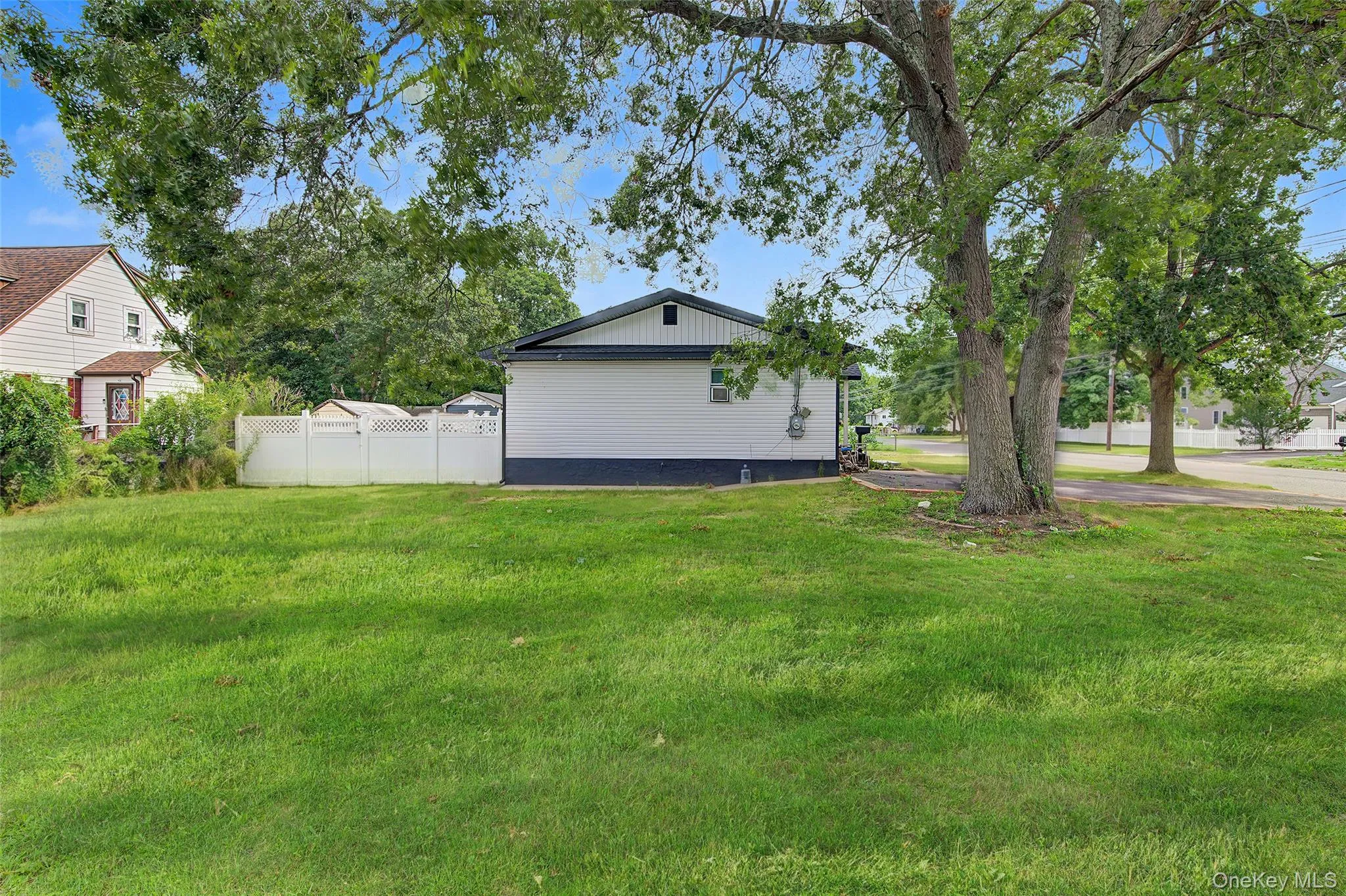 1085 Bay Shore Avenue, Islip, NY, 3 Bedrooms Bedrooms, 7 Rooms Rooms,3 BathroomsBathrooms,Residential,For Rent,Bay Shore,0,1048032 1085 Bay Shore Avenue, Islip, NY, 3 Bedrooms Bedrooms, 7 Rooms Rooms,3 BathroomsBathrooms,Residential,For Rent,Bay Shore,0,1048032