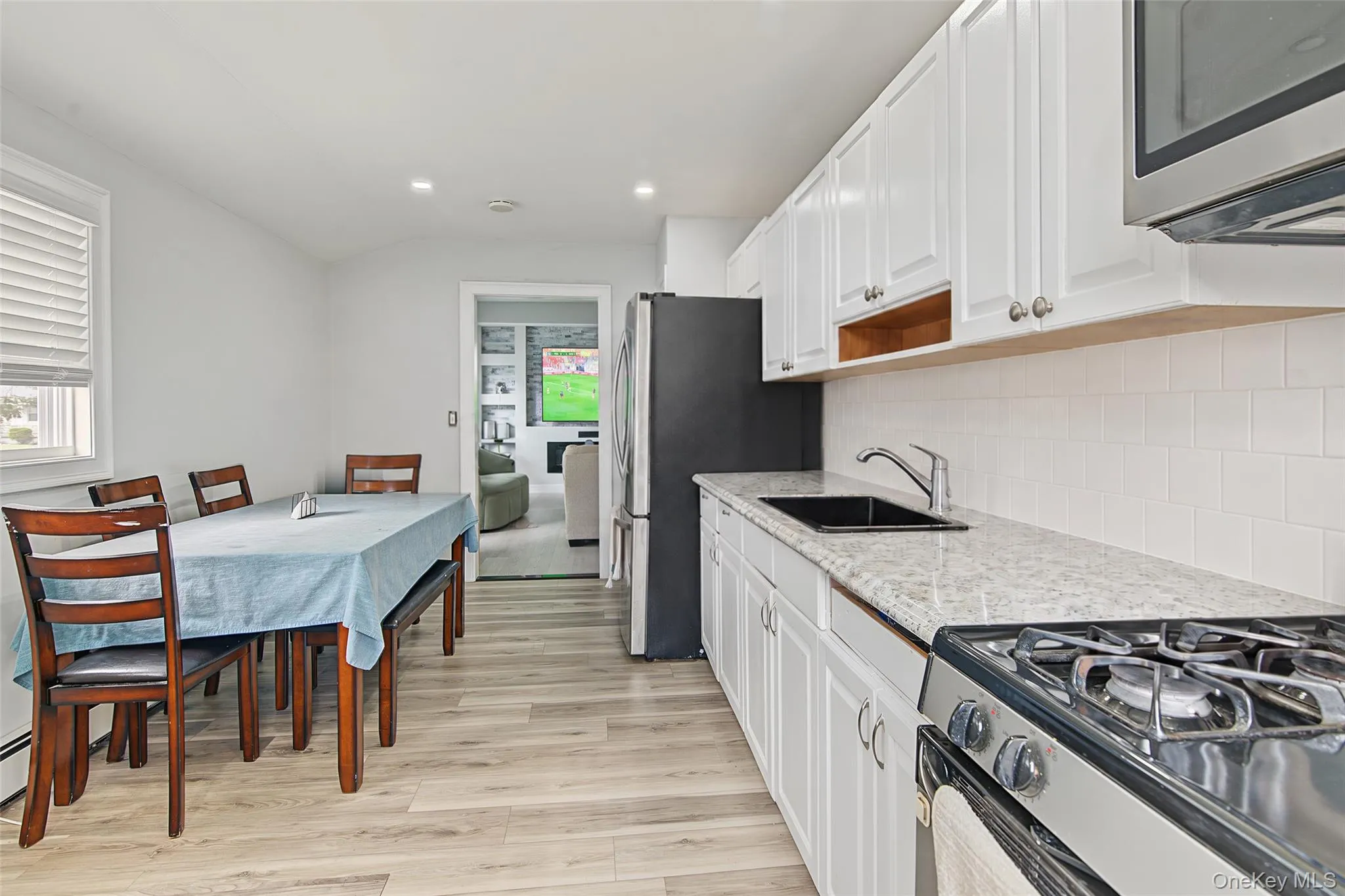 1085 Bay Shore Avenue, Islip, NY, 3 Bedrooms Bedrooms, 7 Rooms Rooms,3 BathroomsBathrooms,Residential,For Rent,Bay Shore,0,1048032 1085 Bay Shore Avenue, Islip, NY, 3 Bedrooms Bedrooms, 7 Rooms Rooms,3 BathroomsBathrooms,Residential,For Rent,Bay Shore,0,1048032